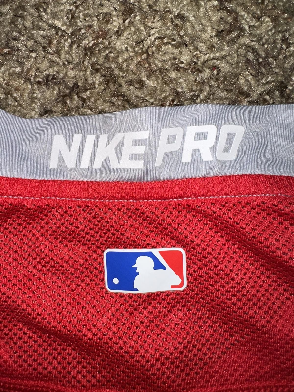 Nike Nike Pro Dri Fit Mens Red Gray MLB Authentic Slim Raglan Stretch T-Shirt Size US S / EU 44-46 / 1 - 6 Thumbnail