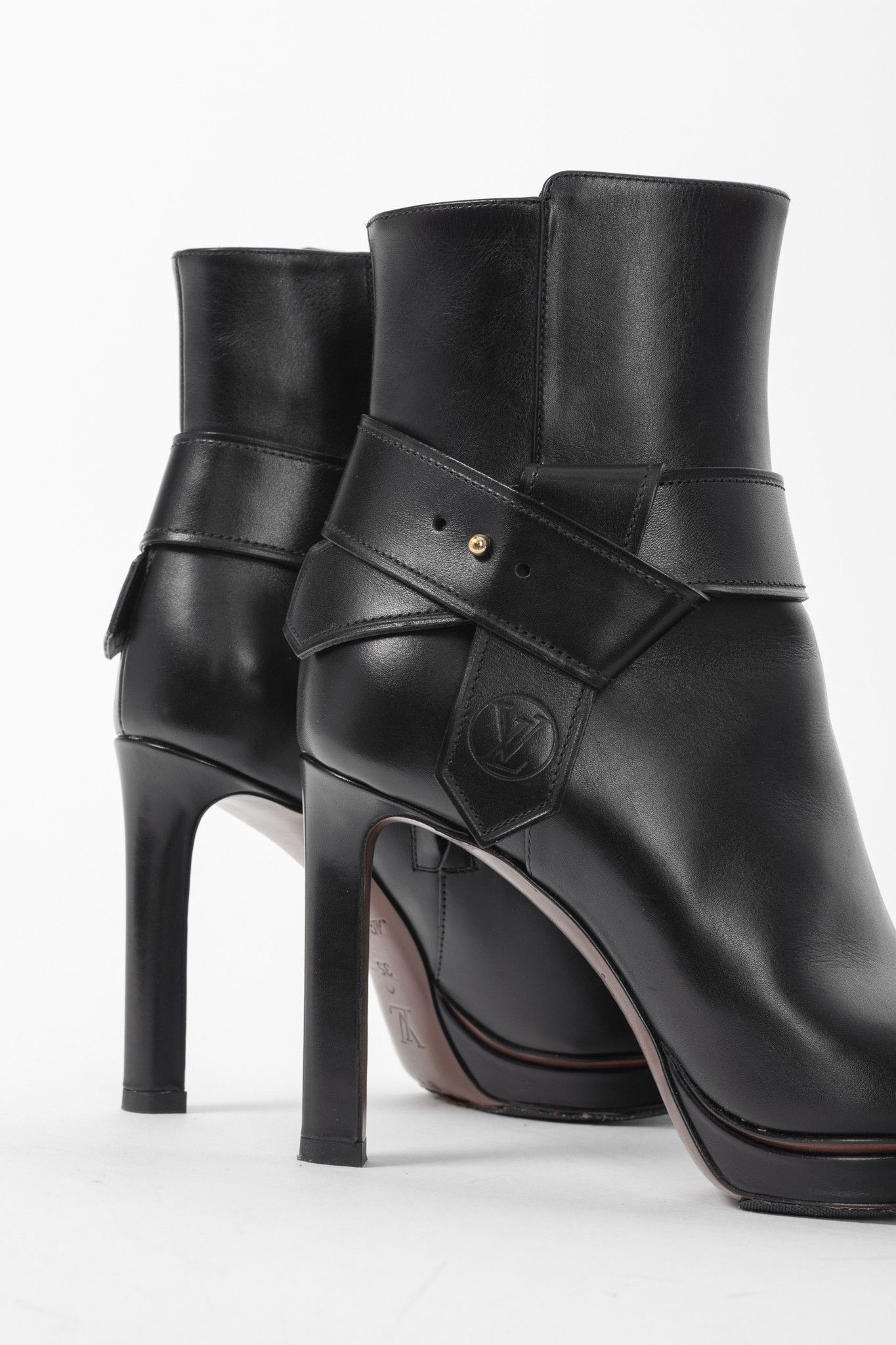 Louis Vuitton Louis Vuitton Black Leather Belted Booties Size US 4.5 / IT 34.5 - 8 Thumbnail