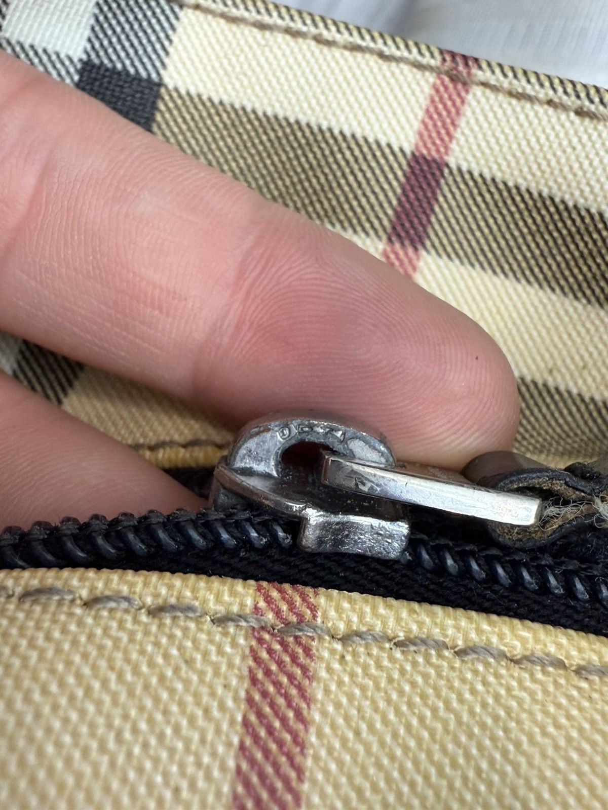 Burberry × Vintage Burberry London Nova Check Handle Bag Size ONE SIZE - 6 Thumbnail