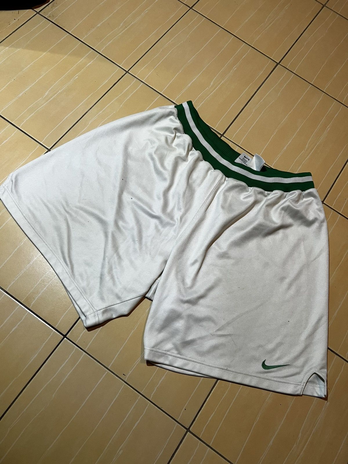 Nike Nike vintage shorts Size US 36 / EU 52 - 1 Thumbnail