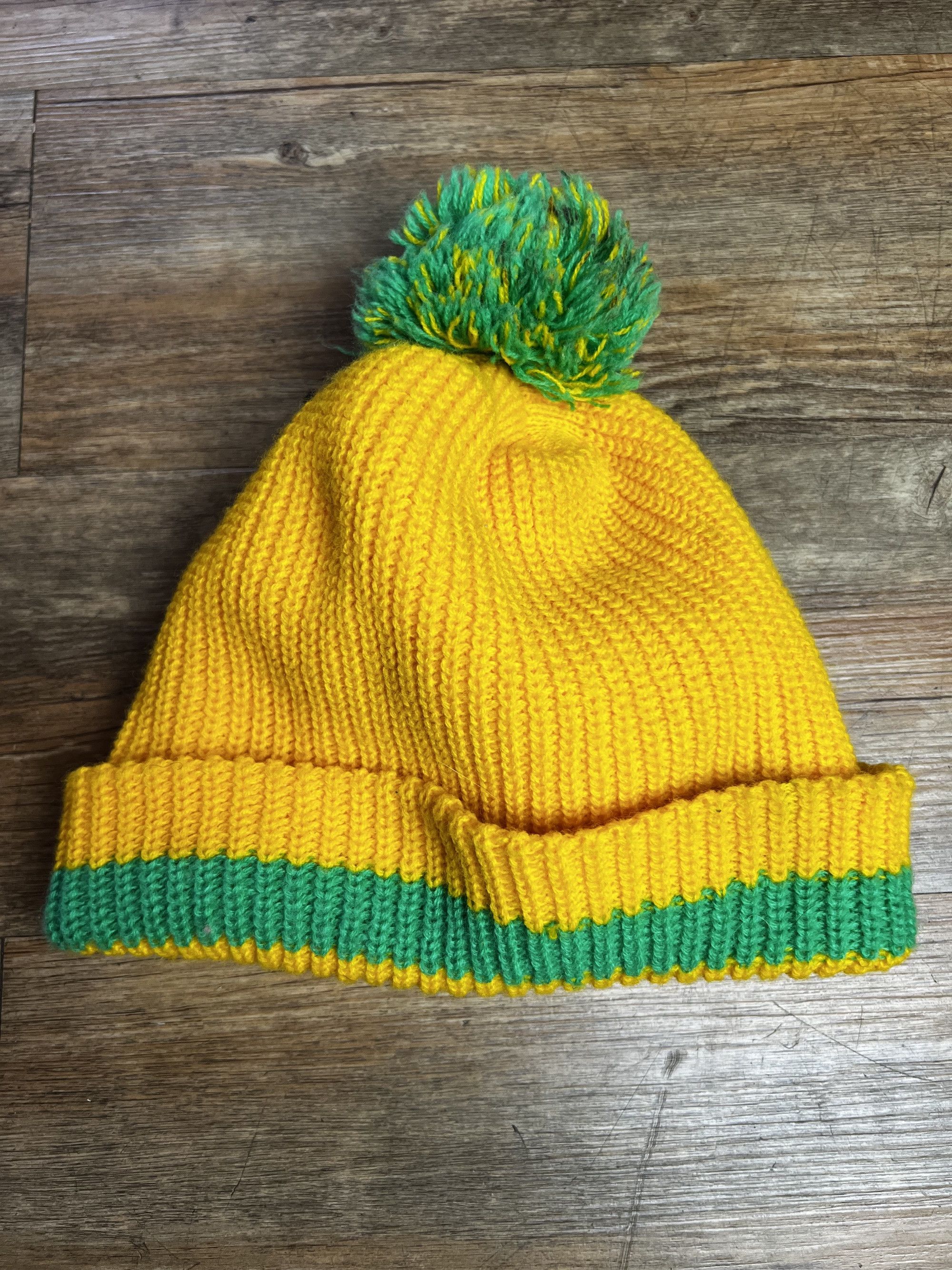 Vintage Vintage Yellow and Green Knit Beanie with Pom Pom Size ONE SIZE - 2 Thumbnail