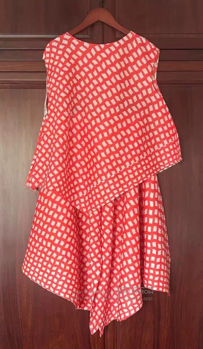 Issey Miyake Issey Miyake Red and White Checkered Irregular Short Sleev Size L / US 10 / IT 46 - 1 Thumbnail