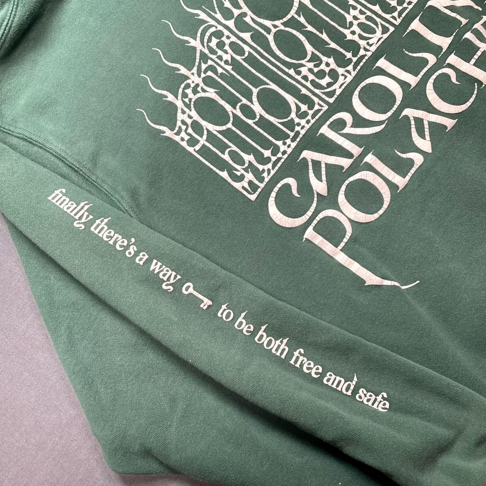 Vintage VINTAGE Caroline Polachek Hoodie Mens L Green Gate Graphic Lyric Sleeve Fleece Size US L / EU 52-54 / 3 - 3 Thumbnail