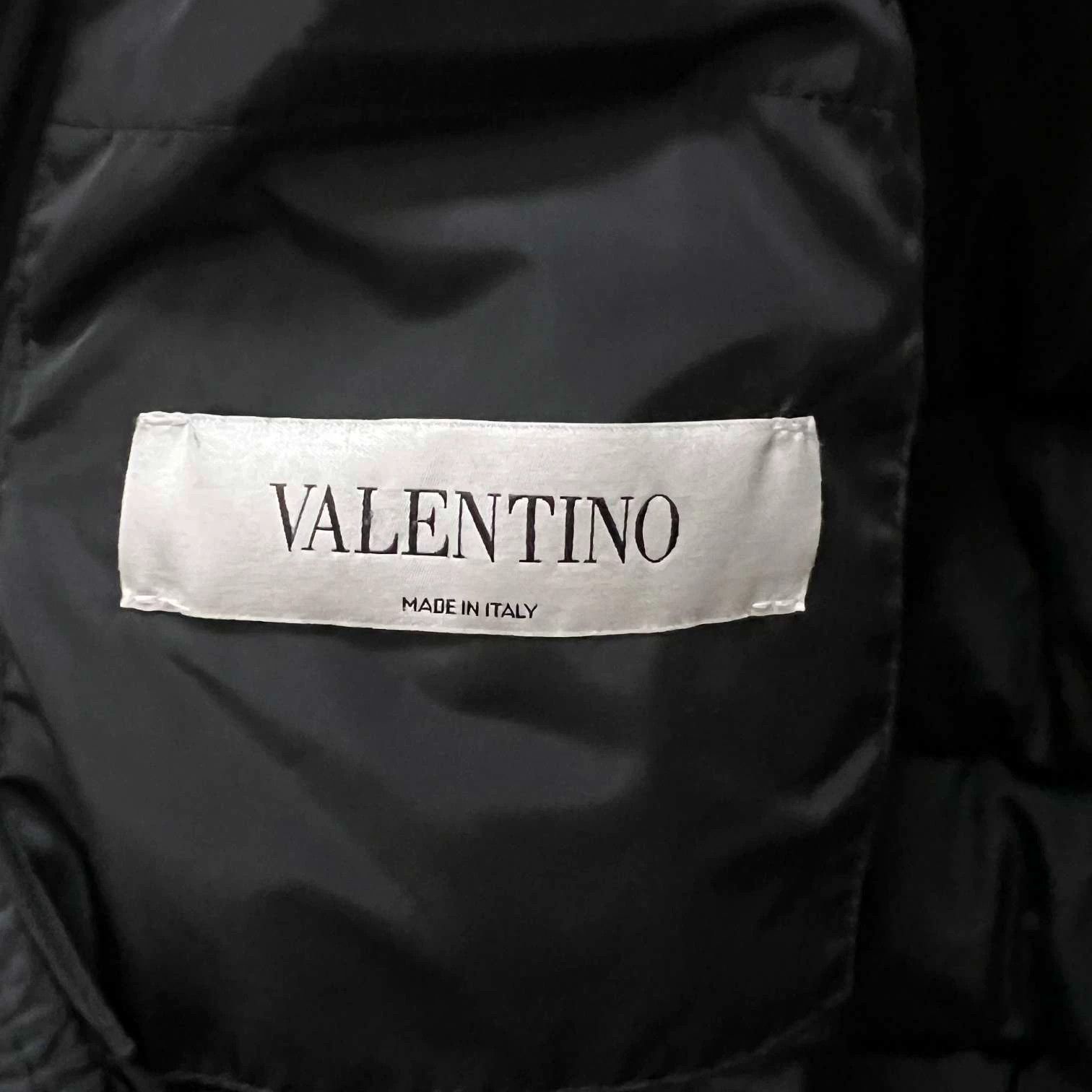 Valentino valentino black red logo down jacket Size US L / EU 52-54 / 3 - 6 Thumbnail
