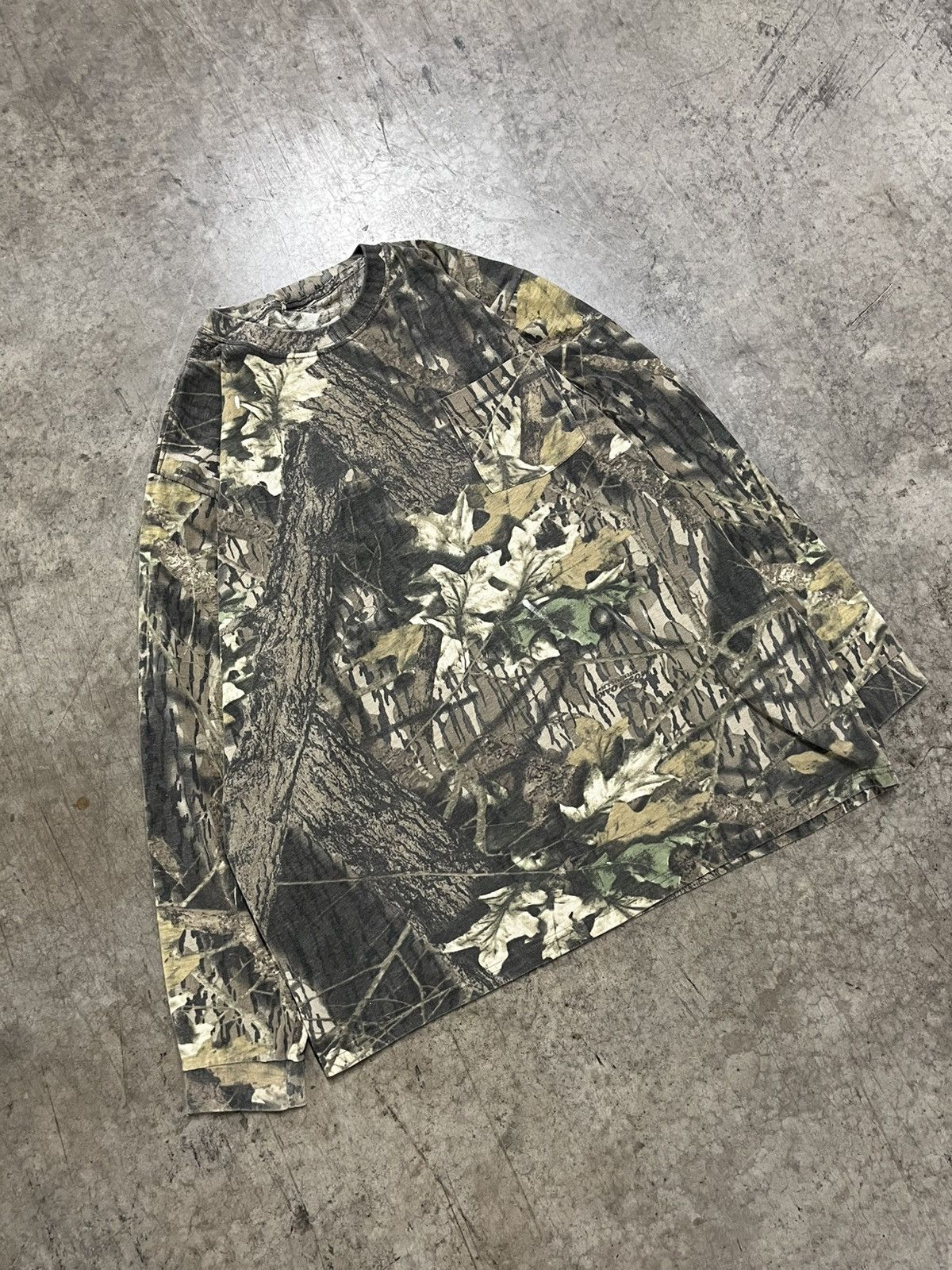 Realtree × Vintage Realtree camo longsleeve tee shirt streetwear hype rare Size US XL / EU 56 / 4 - 1 Thumbnail