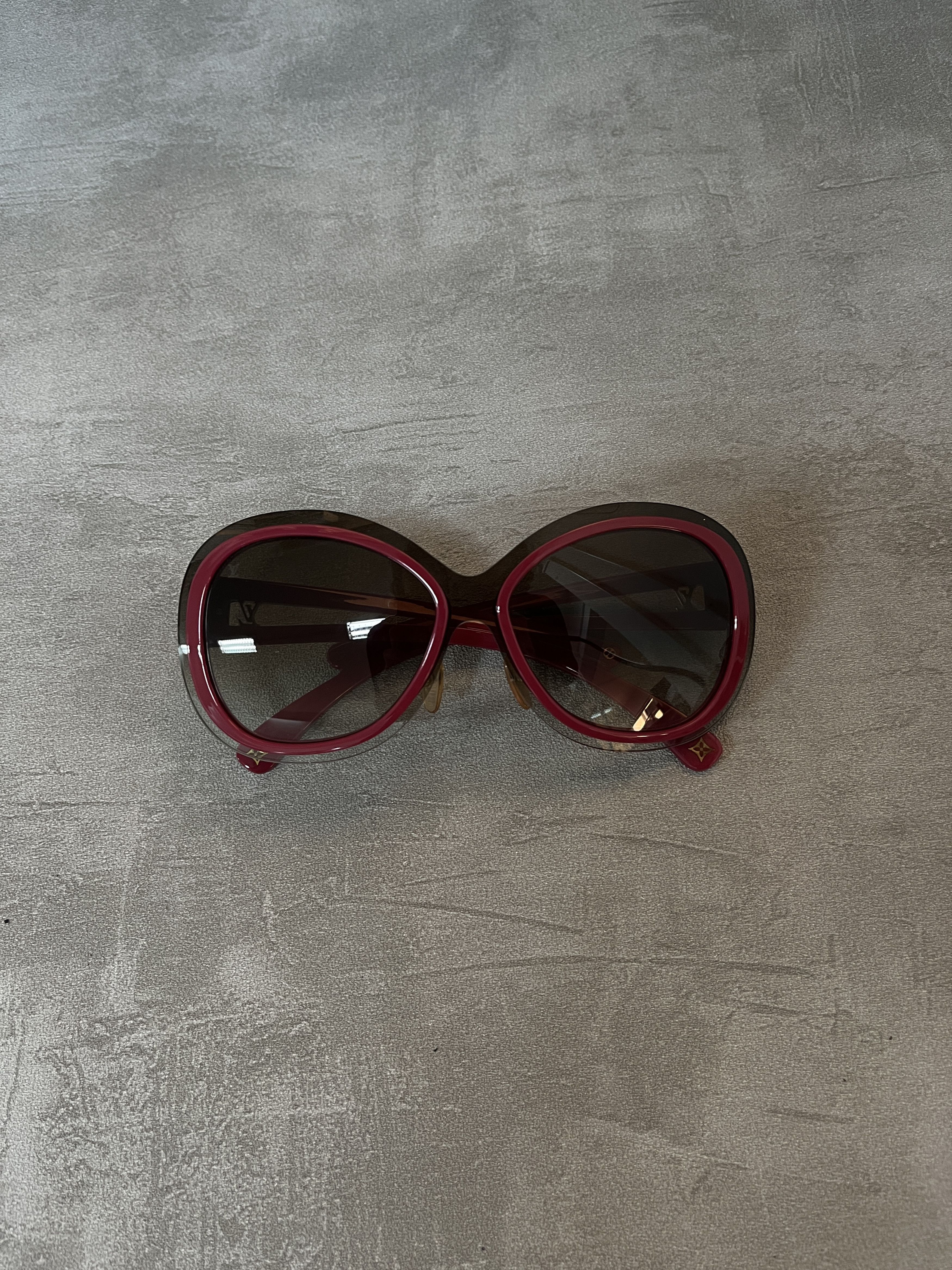 Louis Vuitton Burgundy Glasses With Gold Logo Details And Shaded Lens Size ONE SIZE - 1 Thumbnail