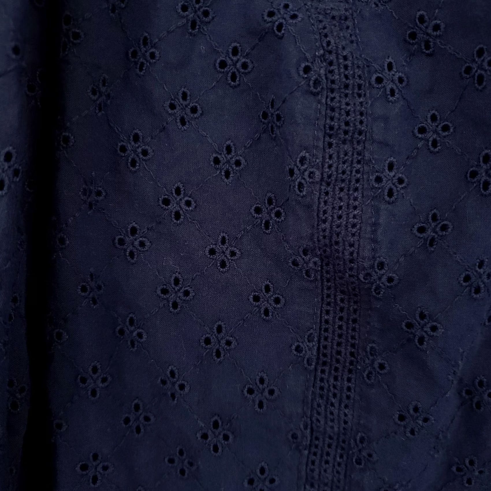 Madewell Madewell Top Blouse Womens 6 Navy Blue Eyelet Button Back Long Sleeve Peasant Bohemian Conference Standout Size M / US 6-8 / IT 42-44 - 4 Thumbnail
