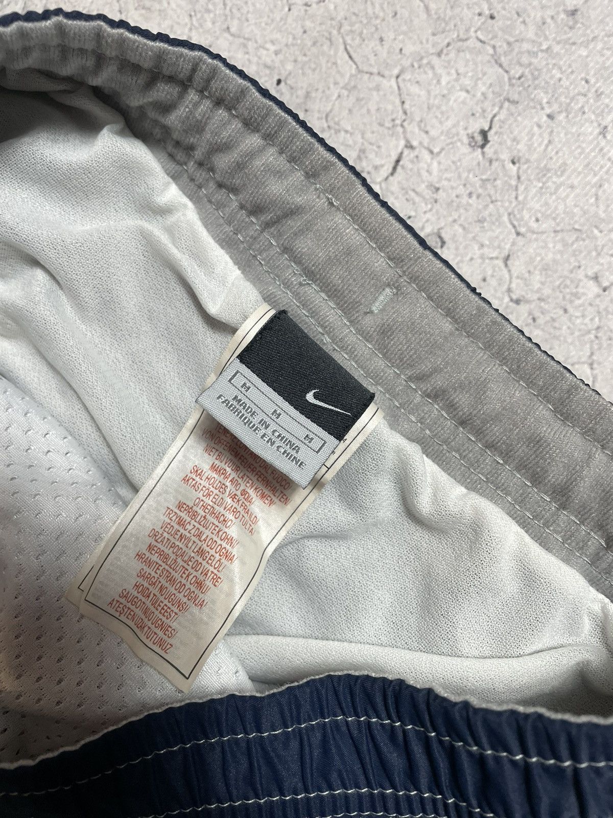 Nike Vintage Nylon Nike Shox Big Logo Swoosh Drill Shorts Y2K Size US 32 / EU 48 - 7 Thumbnail