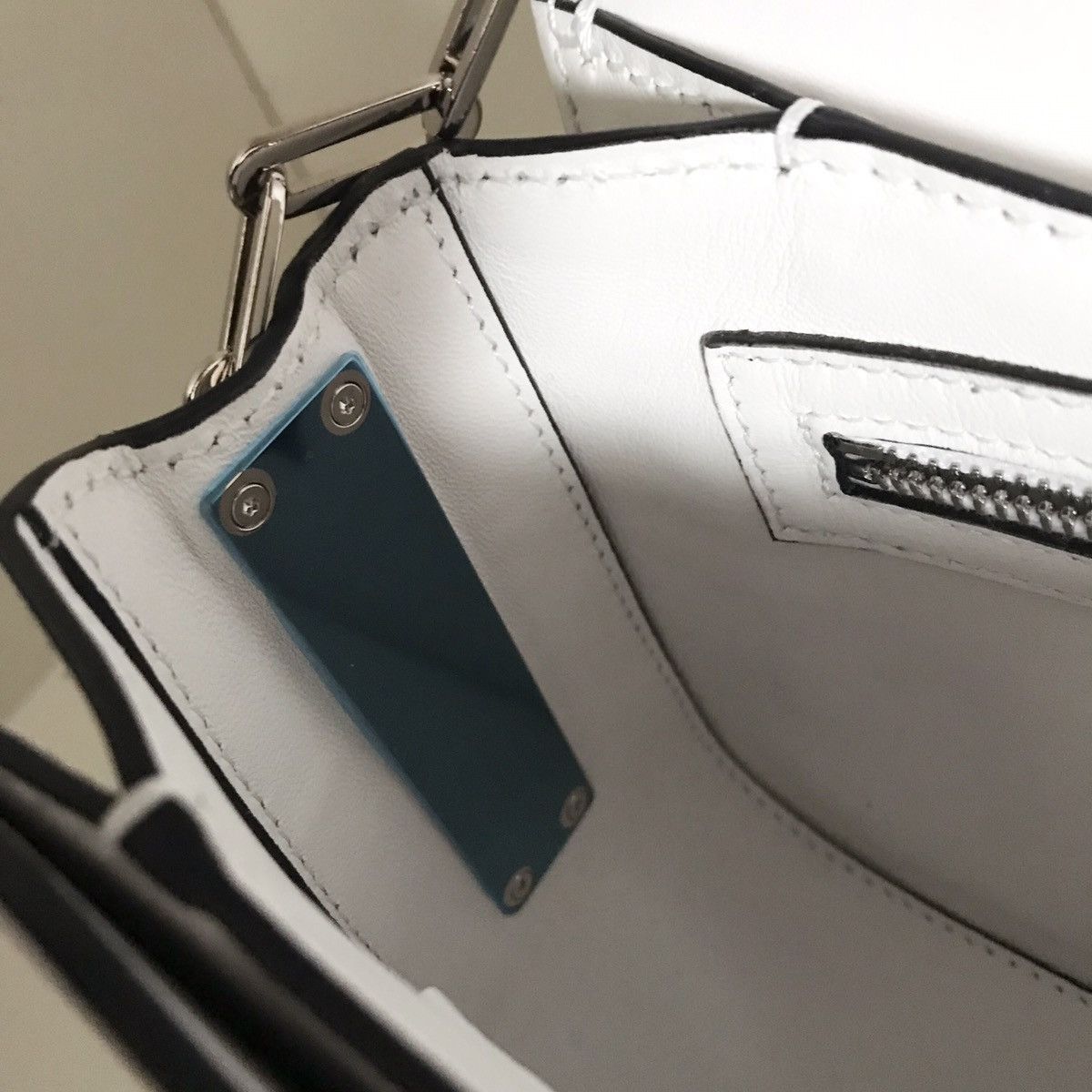Valentino Valentino Crystal stuffed love blade white leather chain bag Size ONE SIZE - 5 Thumbnail