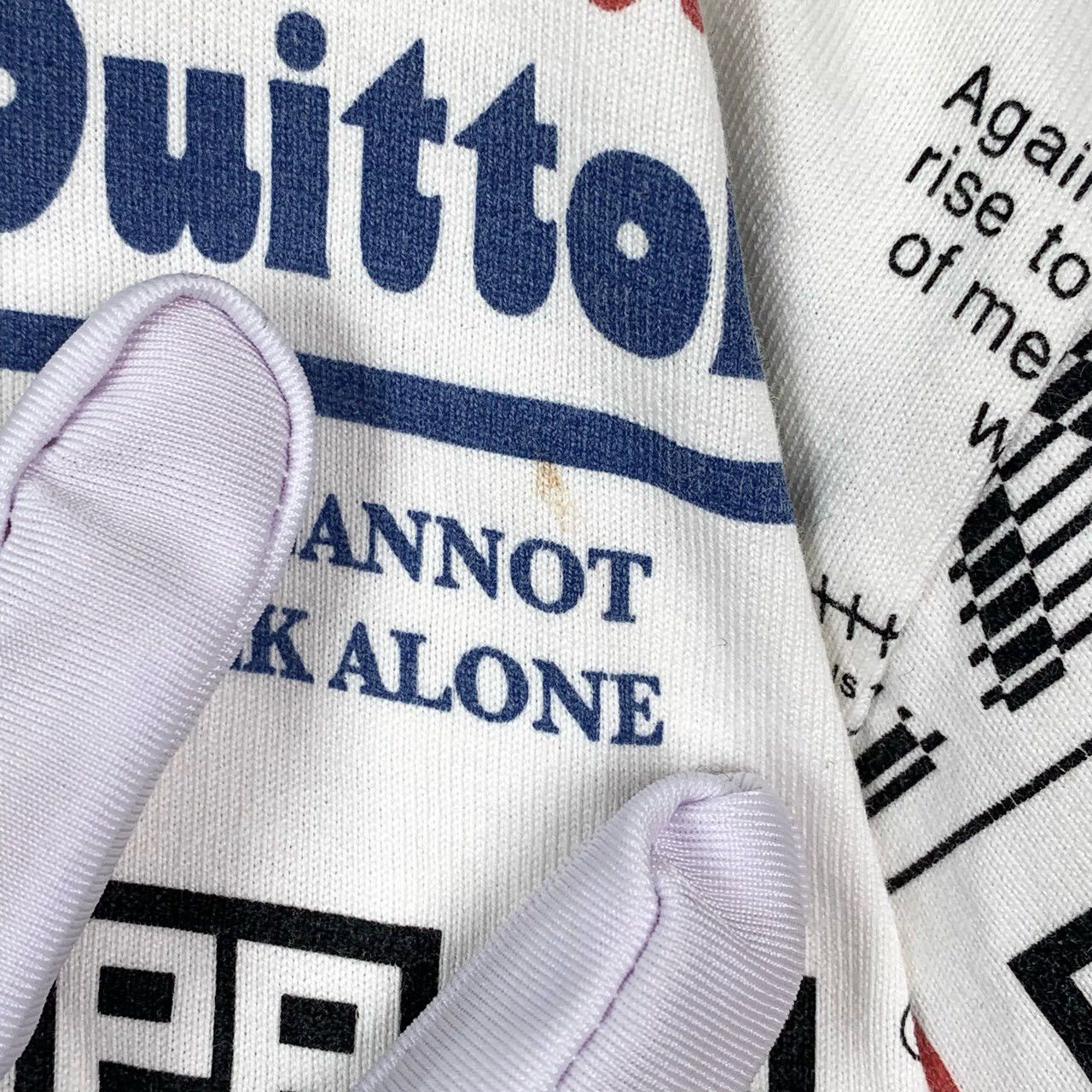 Louis Vuitton Louis Vuitton Logo Letter Print White Short-Sleeve T-Shirt Size US M / EU 48-50 / 2 - 7 Thumbnail