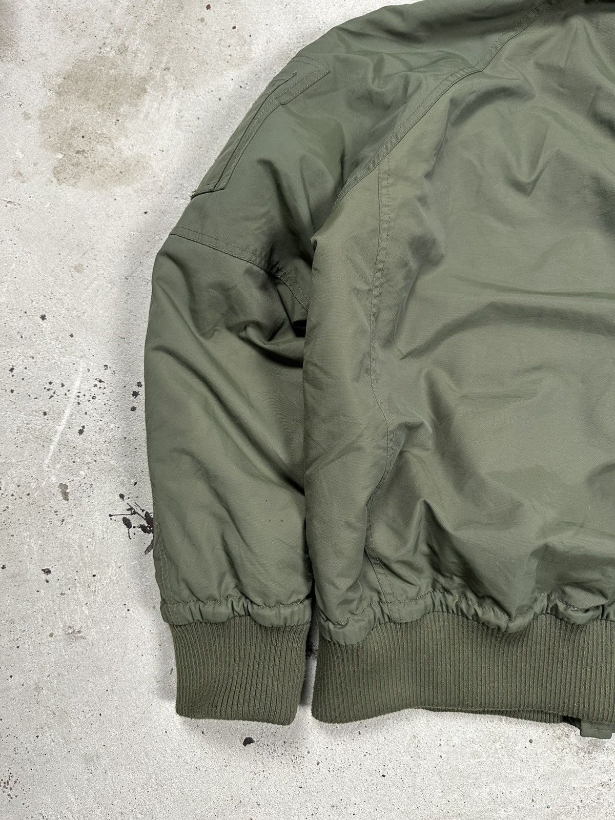 If Six Was Nine × Japanese Brand × Le Grande Bleu (L.G.B.) Vintage Y2K Faux Fur Flyers Khaki Bomber Jacket Size US L / EU 52-54 / 3 - 13 Thumbnail