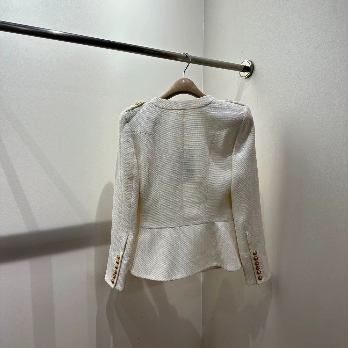 Balmain Balmain mar121 gold buckle cream white jacket 36 Size XS / US 0-2 / IT 36-38 - 2 Thumbnail