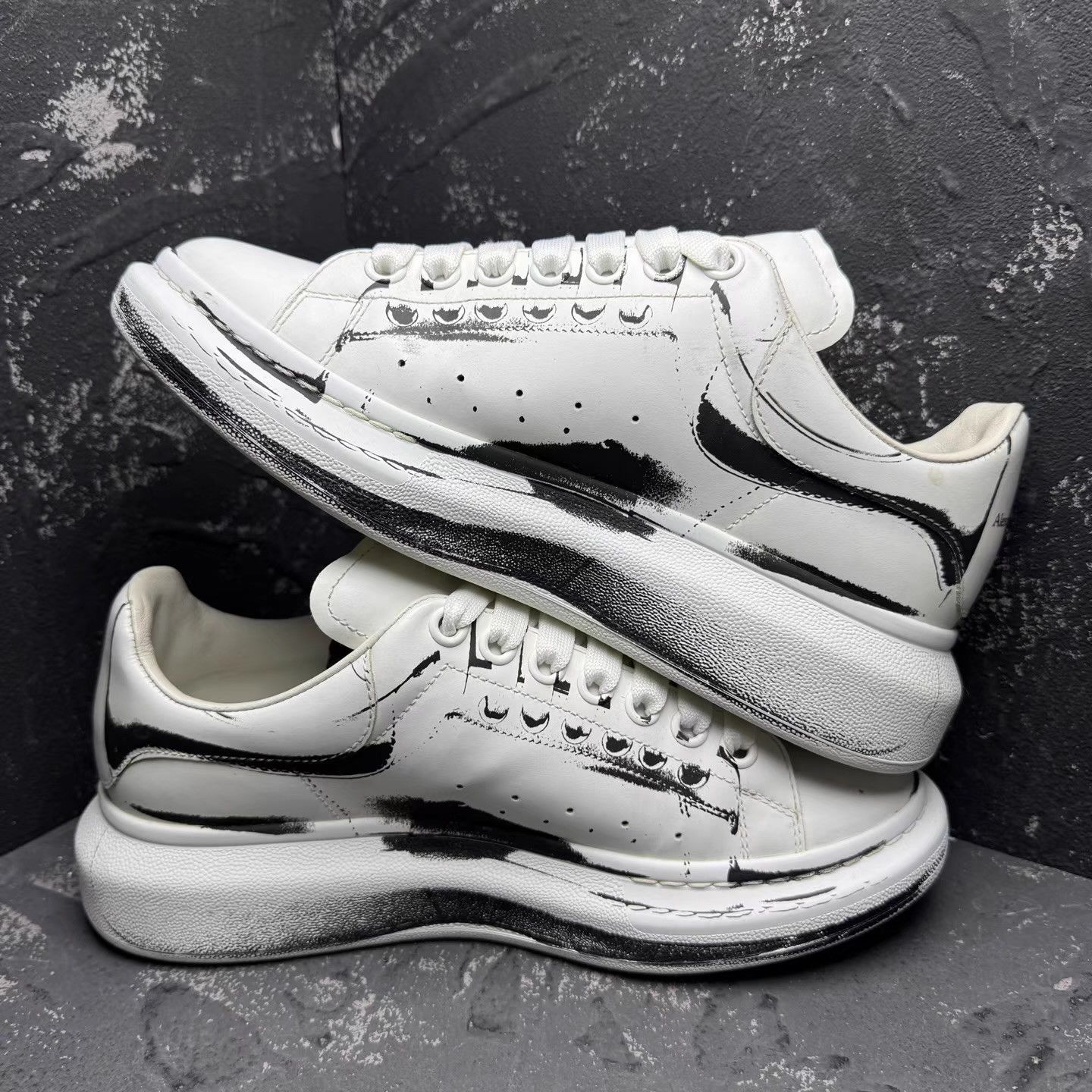 Alexander McQueen Alexander McQueen Black & White Graffiti Sneakers Q10 Size US 6.5 / EU 39-40 - 3 Thumbnail