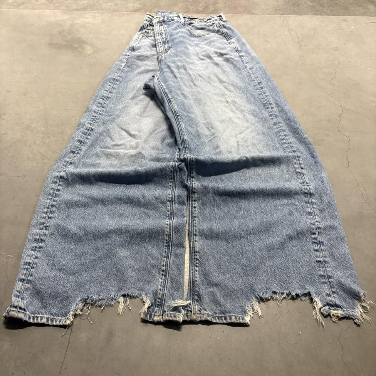 Vintage Crazy Vintage Y2K/2000s Super Baggy Wideleg Skater Streetwear Medium Wash Denim Jeans! Size US 36 / EU 52 - 3 Thumbnail