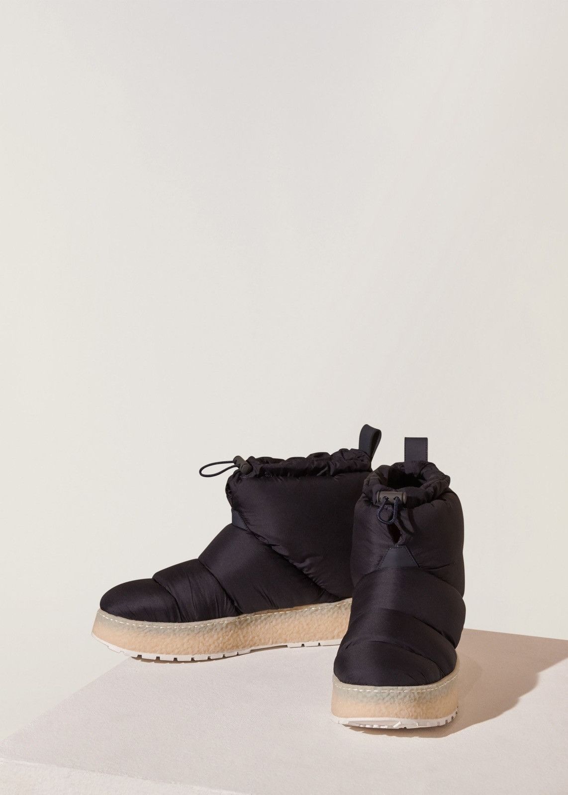 o1loc1c0224 Ankle Boots in Black