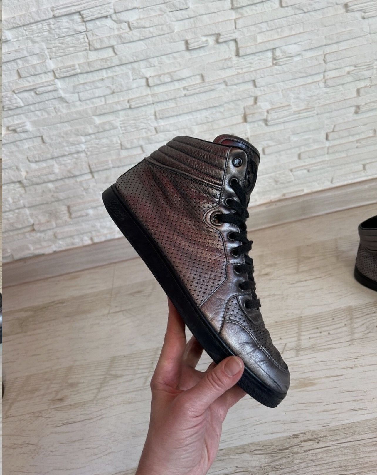 Gucci Gucci Metallic Leather Sneakers – Size 7 Size US 8 / EU 41 - 7 Thumbnail