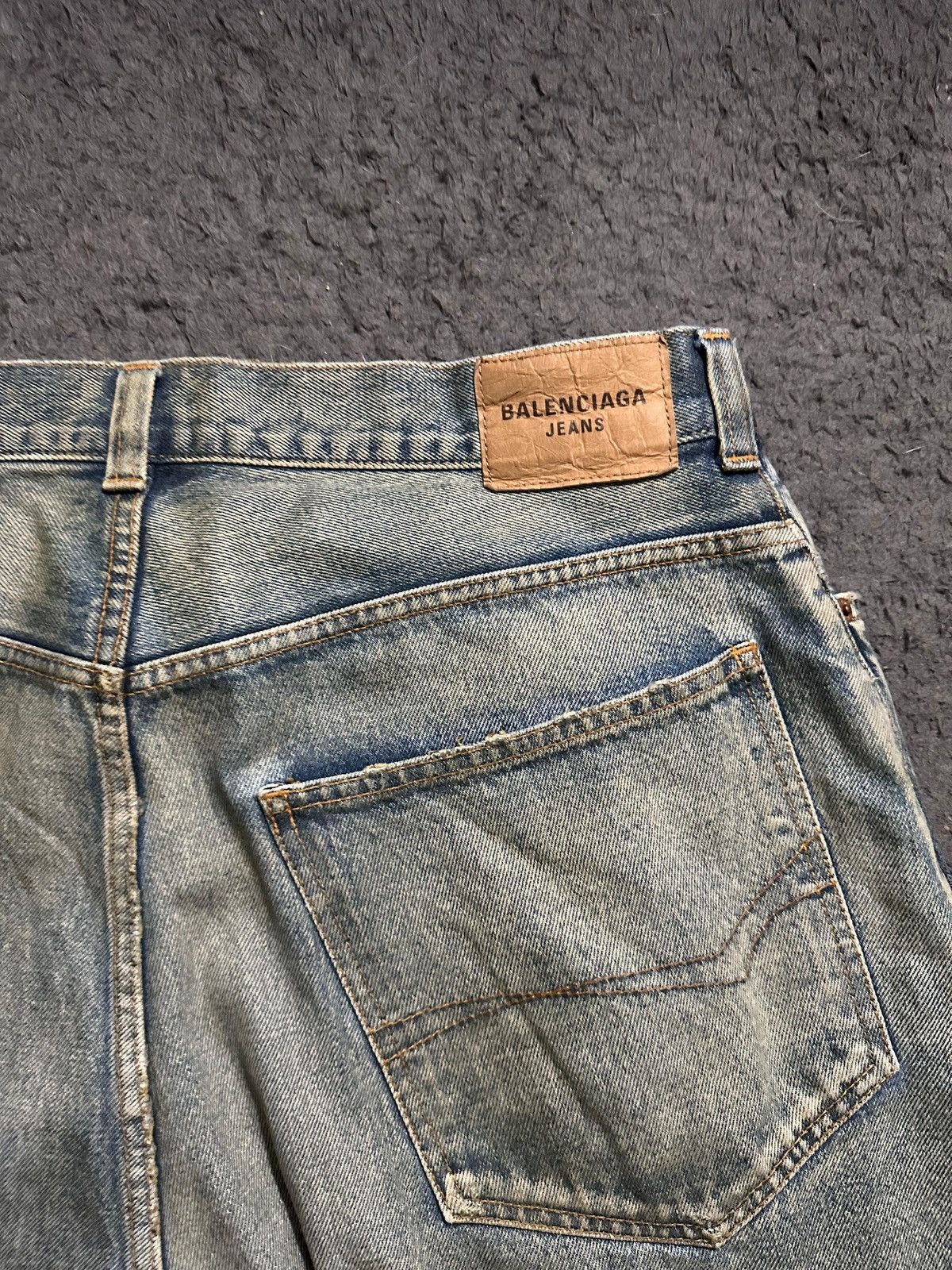 Balenciaga Winter 22 wax baggy jeans Size US 34 / EU 50 - 4 Thumbnail