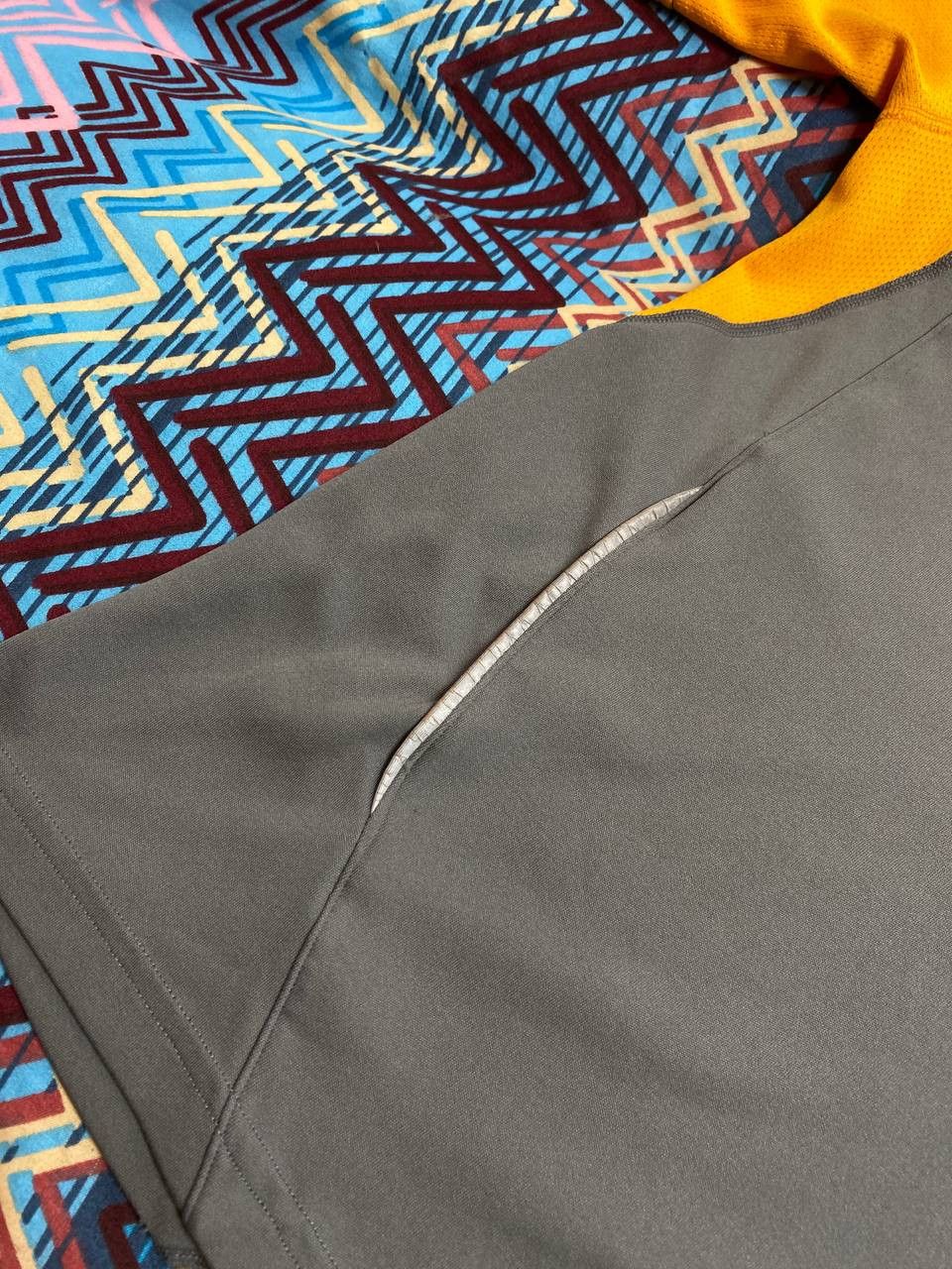 Under Armour Streetwear T-Shirt Under Armour Y2K Vintage Size US S / EU 44-46 / 1 - 10 Thumbnail