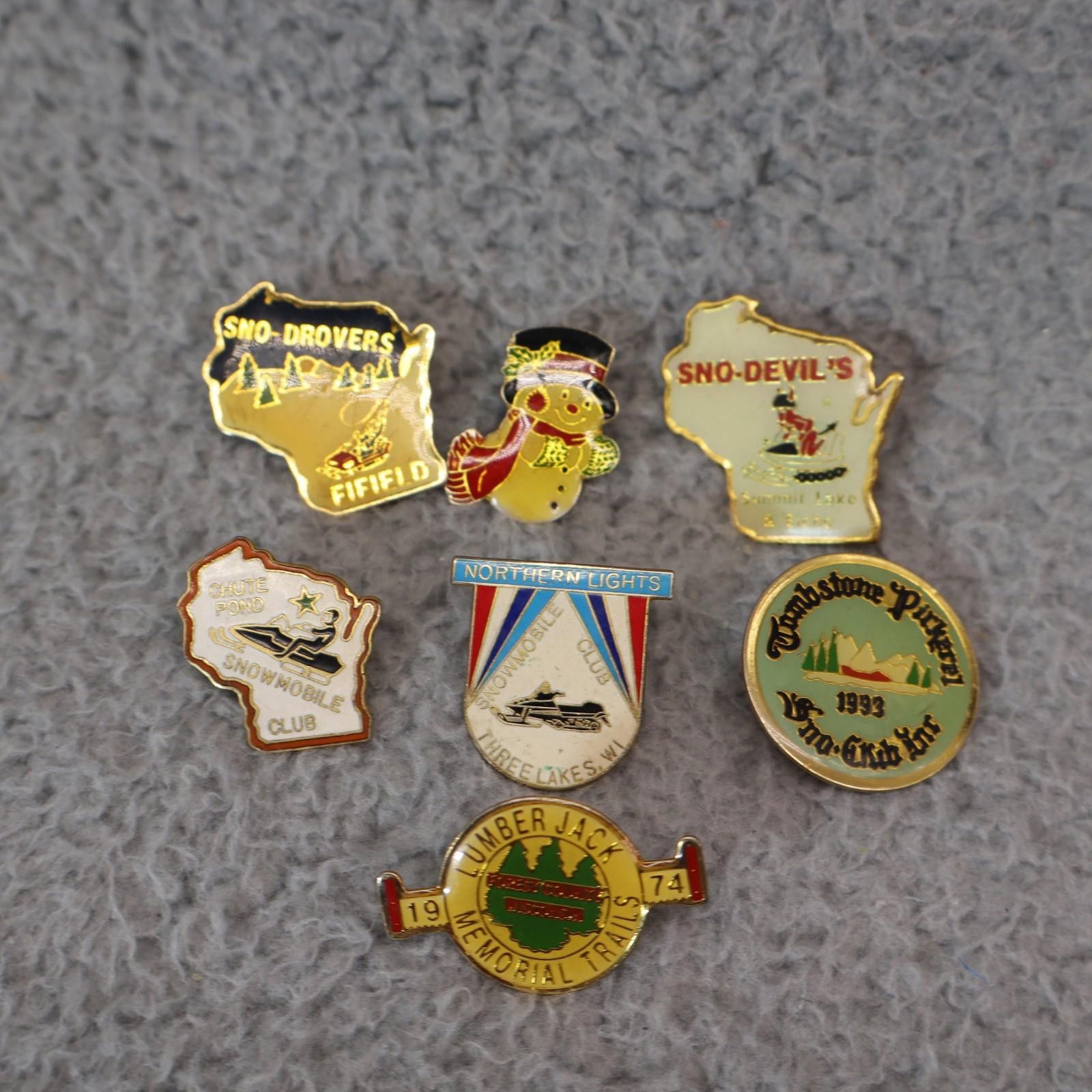 The Unbranded Brand 7 Piece Vtg Pin Lot Ski Sno-Devils Snowmobile Club Mountain Size ONE SIZE - 1 Thumbnail