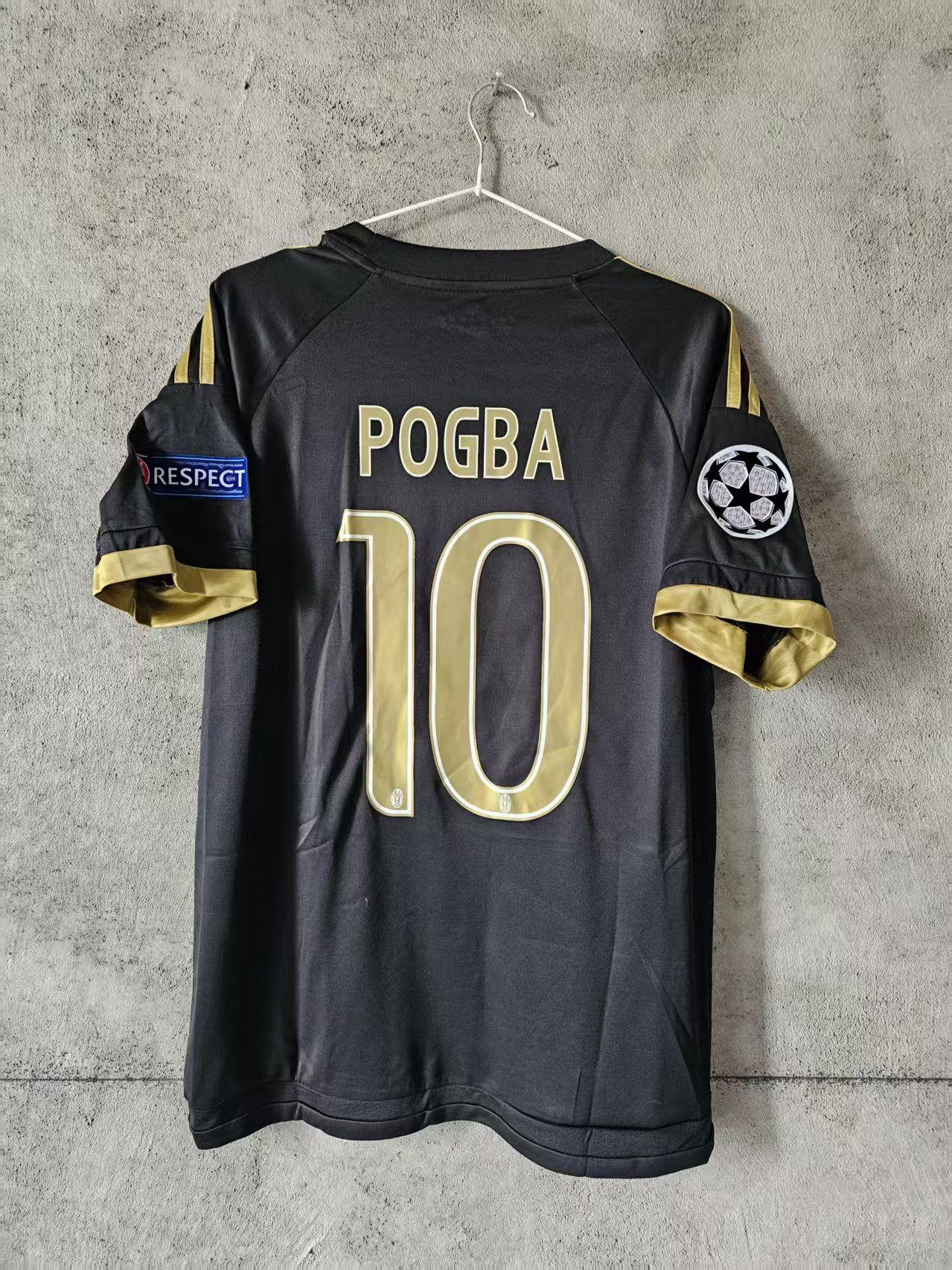 Other Vintage Juventus 6 Paul Pogba Soccer Jersey Size US L / EU 52-54 / 3 - 1 Thumbnail