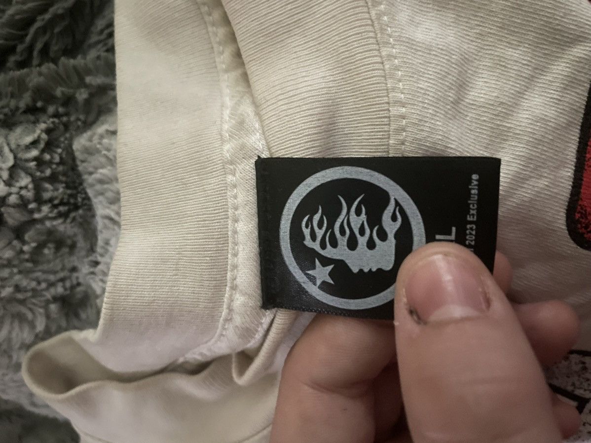 HELLSTAR HELLSTAR white/cream t shirt human development size L Size US L / EU 52-54 / 3 - 5 Thumbnail