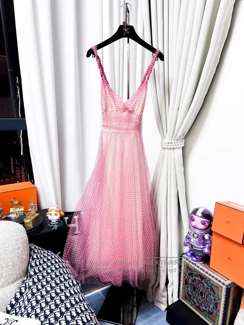Chanel Chanel Pink polka dot gauze skirt dress dress Size XS / US 0-2 / IT 36-38 - 1 Thumbnail