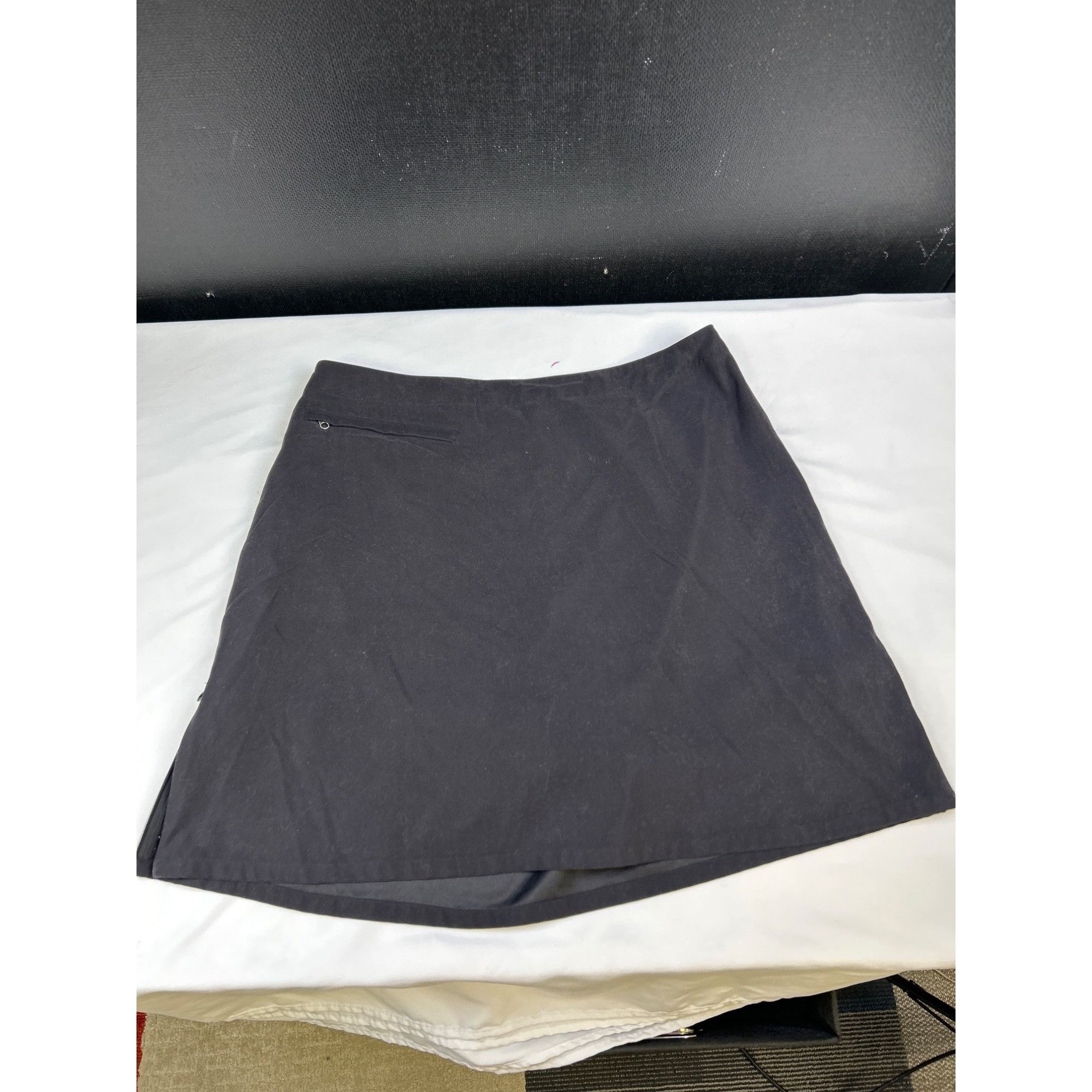 Patagonia Patagonia womens black skort with side zippers size 12 SKU 6 Size 34" / US 12 / IT 48 - 1 Thumbnail