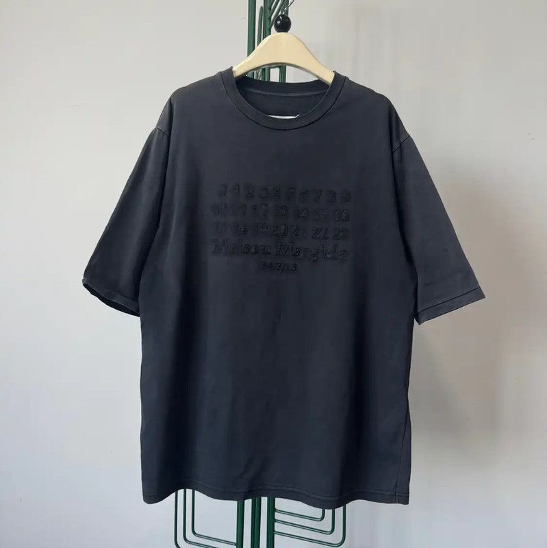 Maison Margiela Maison Margiela Black Cotton Logo T-Shirt for Men 0089 Size US S / EU 44-46 / 1 - 1 Thumbnail