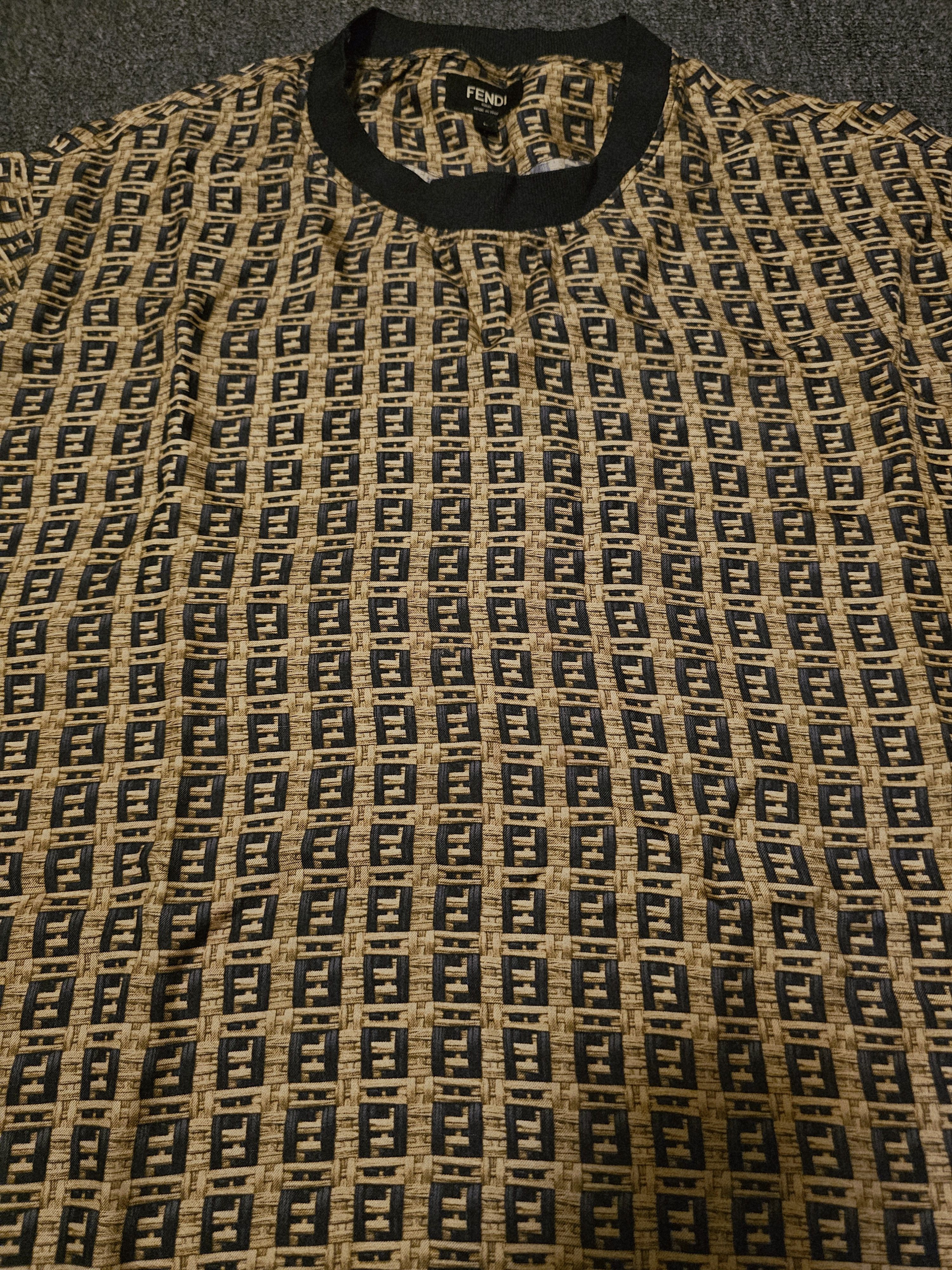 Fendi Fendi men's FF silk oversize T-shirt size L like new Size US L / EU 52-54 / 3 - 3 Thumbnail