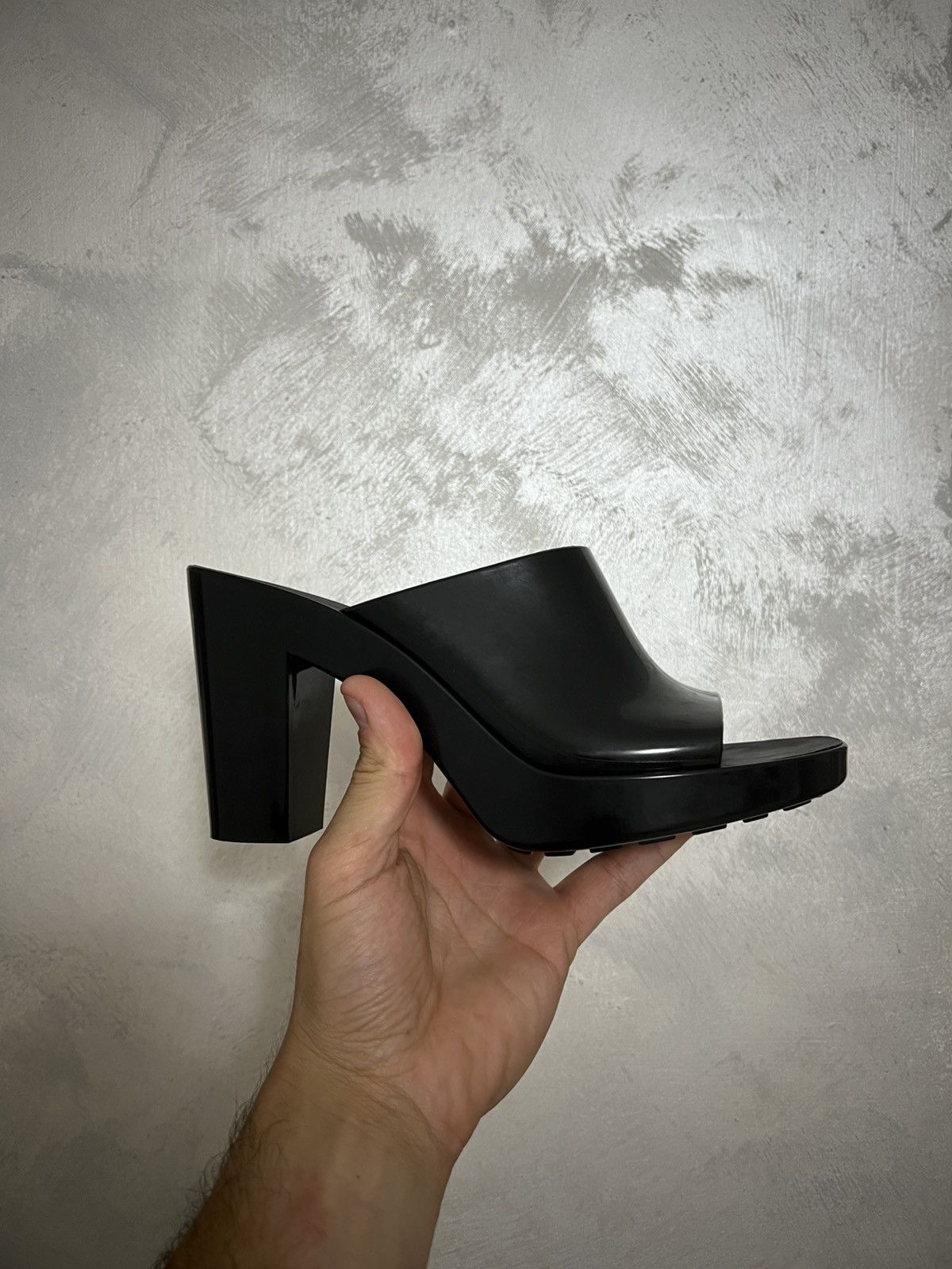 Bottega Veneta BOTTEGA VENER RUBBER SANDALS Size US 10 / IT 40 - 1 Thumbnail