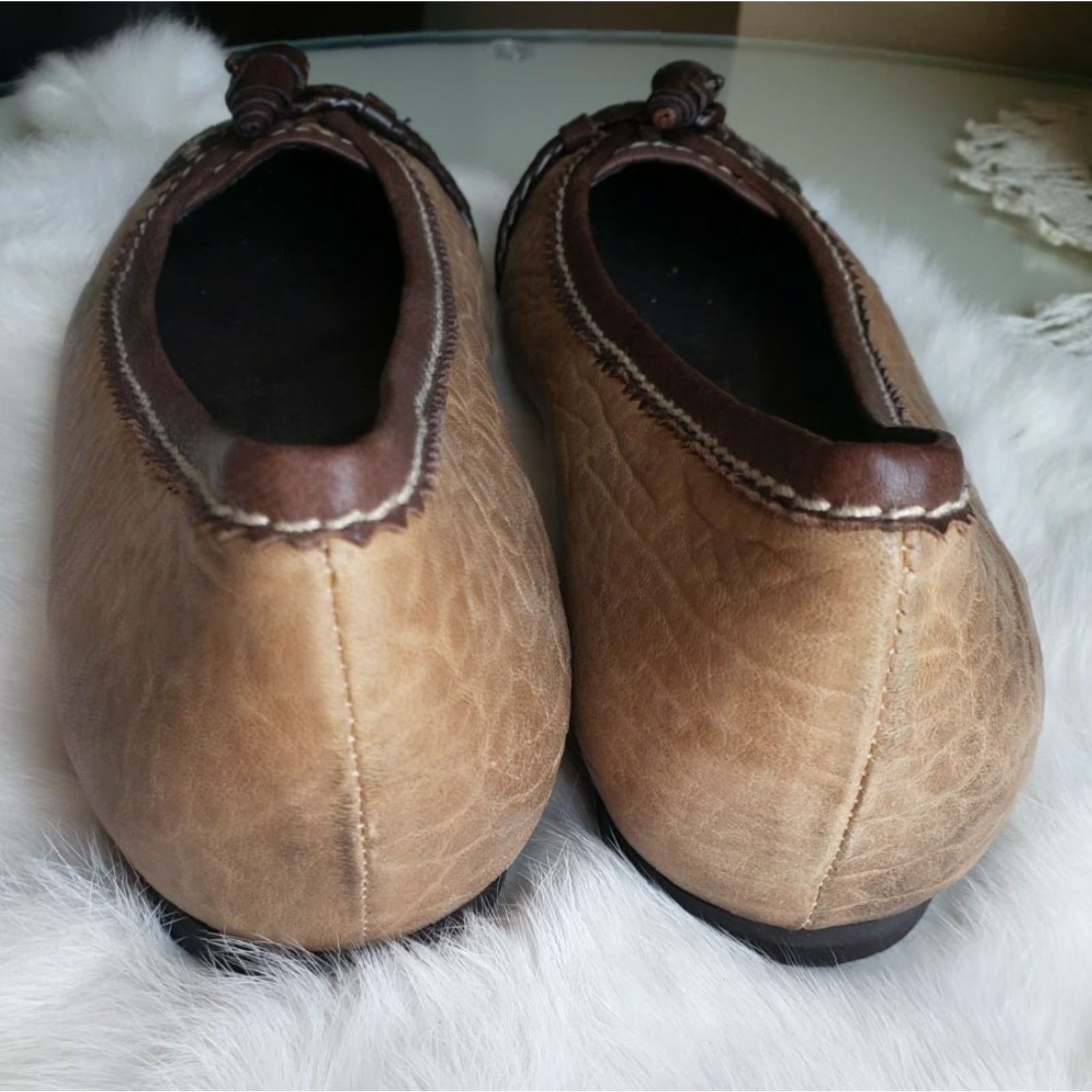 Vintage VINTAGE Henry Beguelin Toggle Ballet Flats Leather Brown 6/36 Womens Ballet Flat Slip On Toggle Detail Toe Art to wear Handmade in Italy Size US 6 / IT 36 - 5 Thumbnail