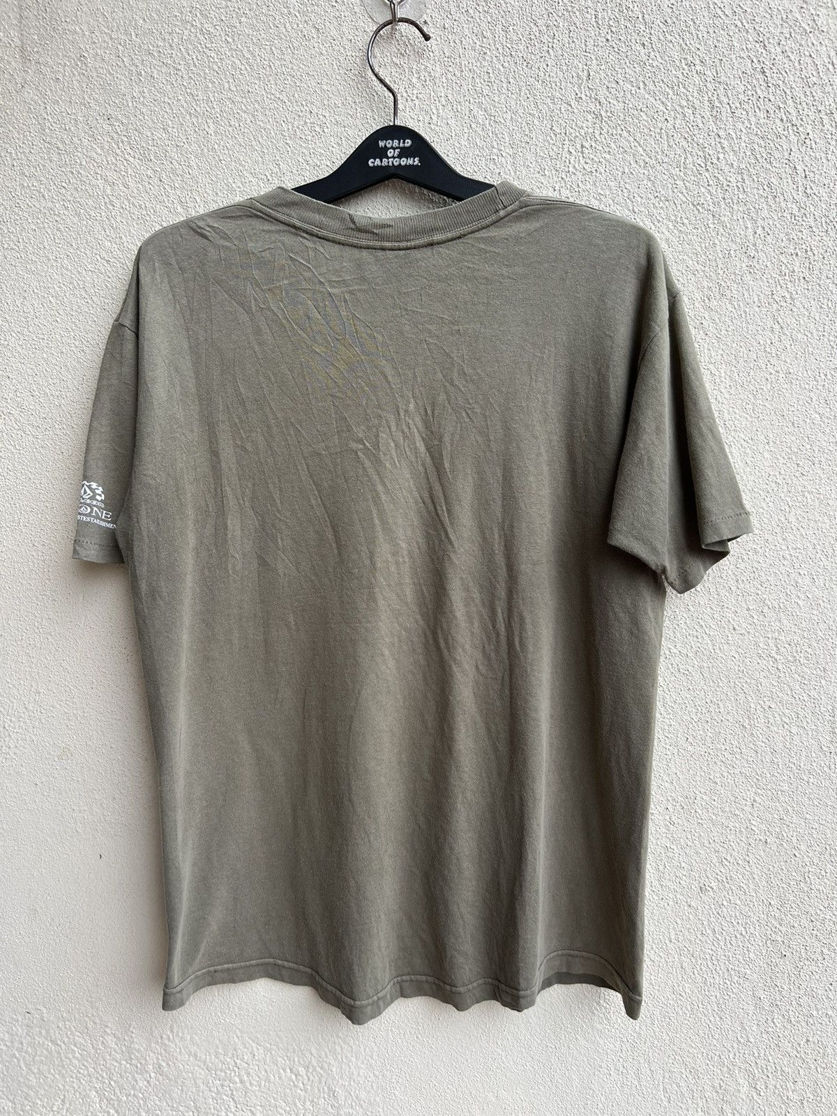 Vintage 90s Volcom Stone YouthAgainstEstablisment Sun Fade t shirt Size US L / EU 52-54 / 3 - 13 Thumbnail
