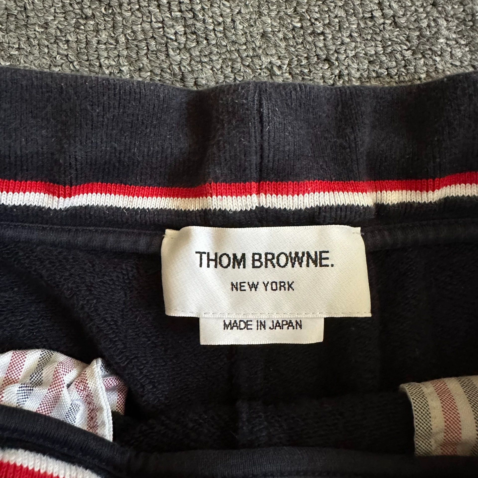Thom Browne thom browne navy striped shorts with logo Size US 30 / EU 46 - 4 Thumbnail