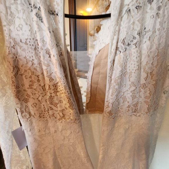 Lulus Lulu's White Laced Lined Maxi Sz. L Dress Event Wedding Size L / US 10 / IT 46 - 7 Thumbnail