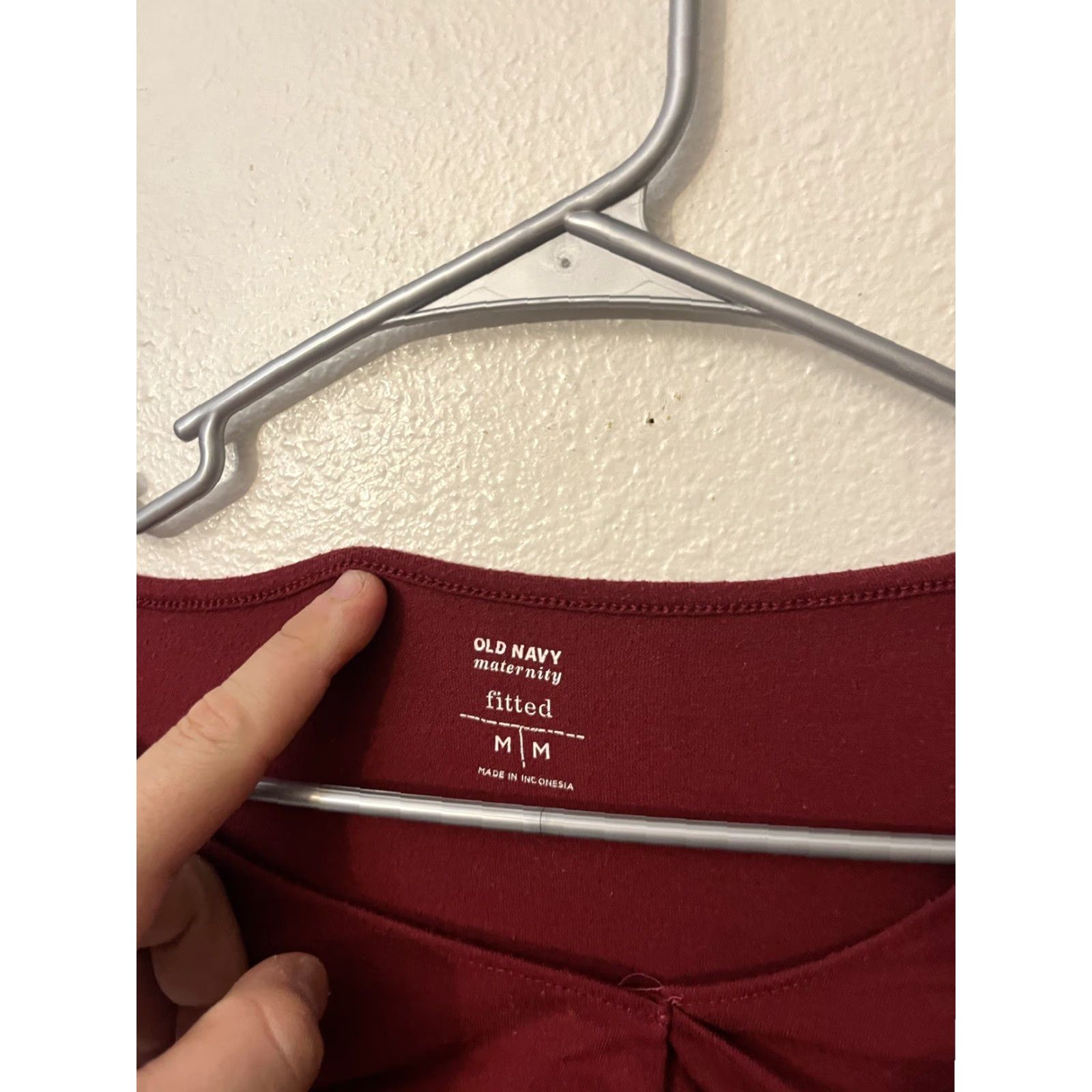 Old Navy Old Navy Ladies Fitted Maternity Long Sleeve Medium Maroon Size M / US 6-8 / IT 42-44 - 3 Thumbnail