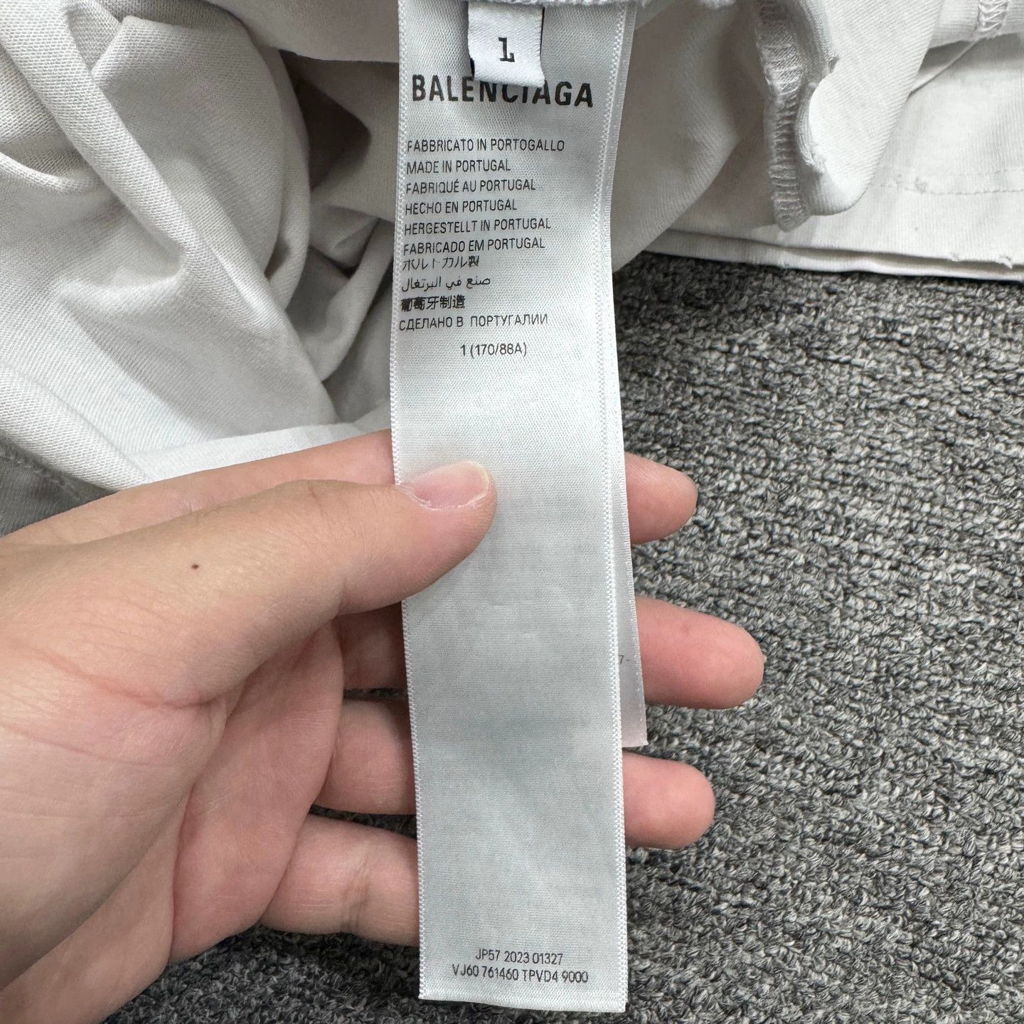 Balenciaga Balenciaga ring punched destroyed T-shirt 98 new stain Size US S / EU 44-46 / 1 - 4 Thumbnail