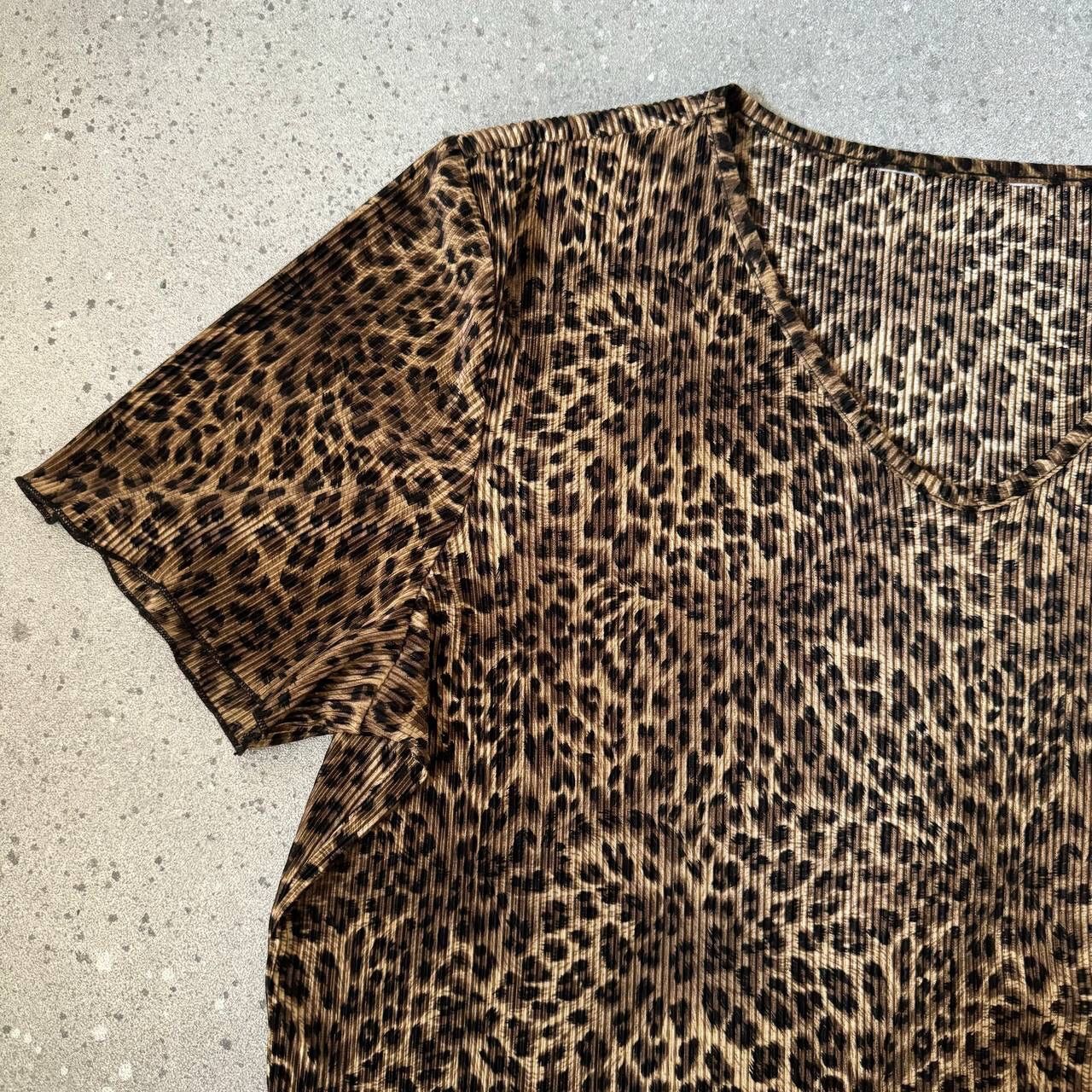 Hysteric Glamour × Japanese Brand Super Sexy Pleats Leopard T-Shirt (issey miyake style) Size US S / EU 44-46 / 1 - 5 Thumbnail