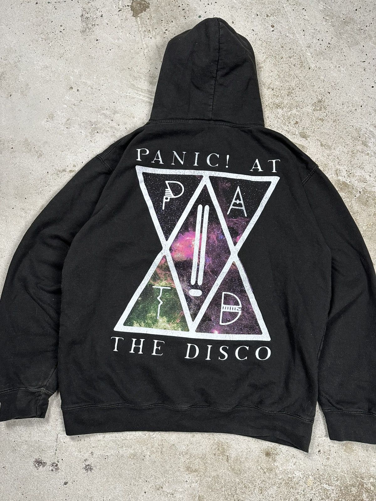 Band Tees Vintage Panic at the Disco Black Tour Band Hoodie 2015 Size US M / EU 48-50 / 2 - 8 Thumbnail