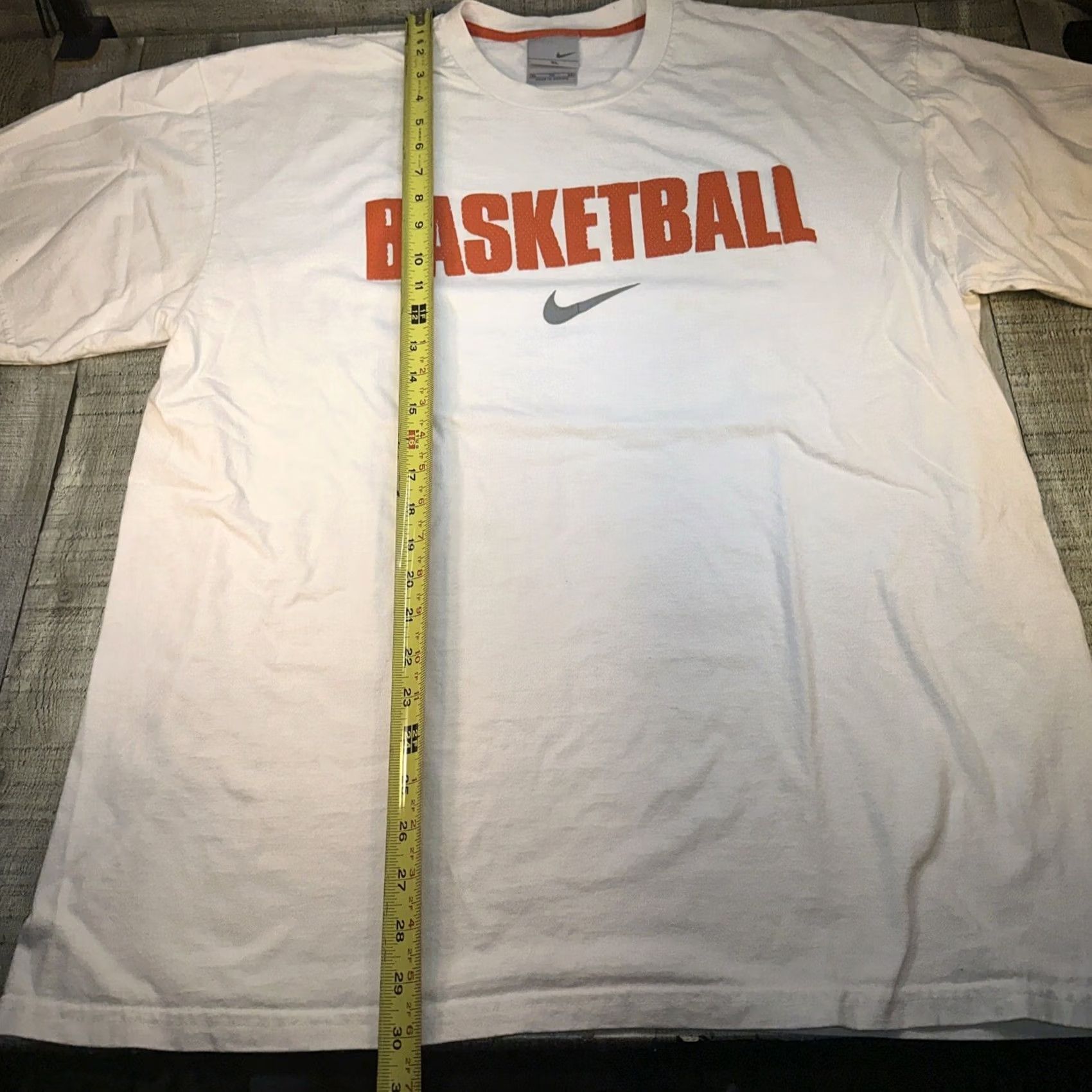 Nike VINTAGE Nike T-Shirt Men XL White Silver Tag Y2K Metal Theme Size US XL / EU 56 / 4 - 4 Thumbnail
