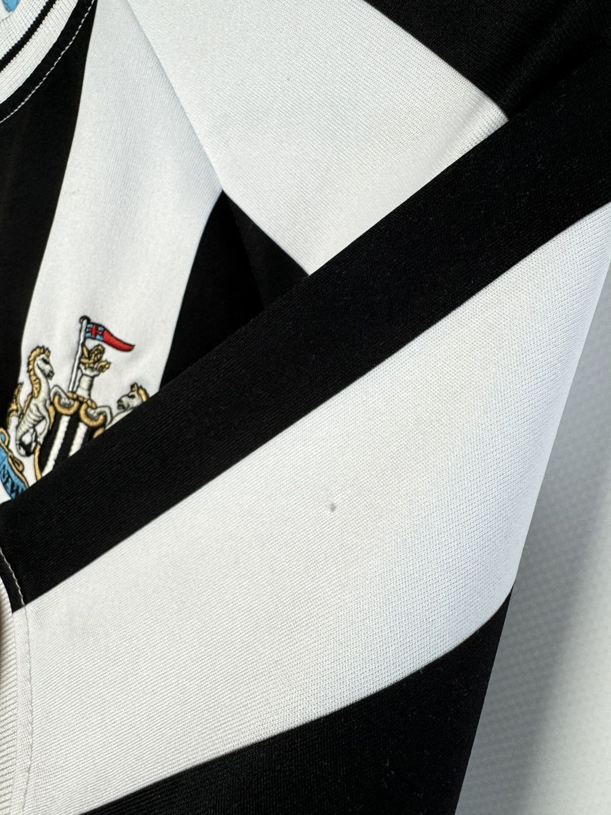 Castore Newcastle United 2022/23 Home Full Kit Soccer Shorts Jersey Size US S / EU 44-46 / 1 - 8 Thumbnail