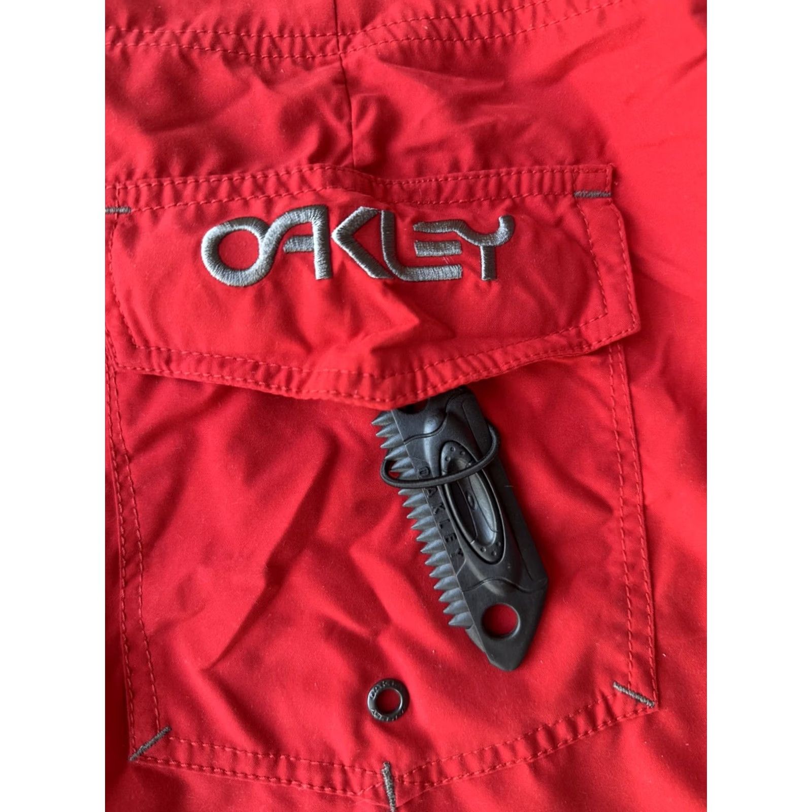 Oakley VINTAGE Oakley Board Shorts Men 33 Red Drawstring Surf Camouflage Beach 90s Grunge Surfer Mens Size US 33 - 6 Thumbnail