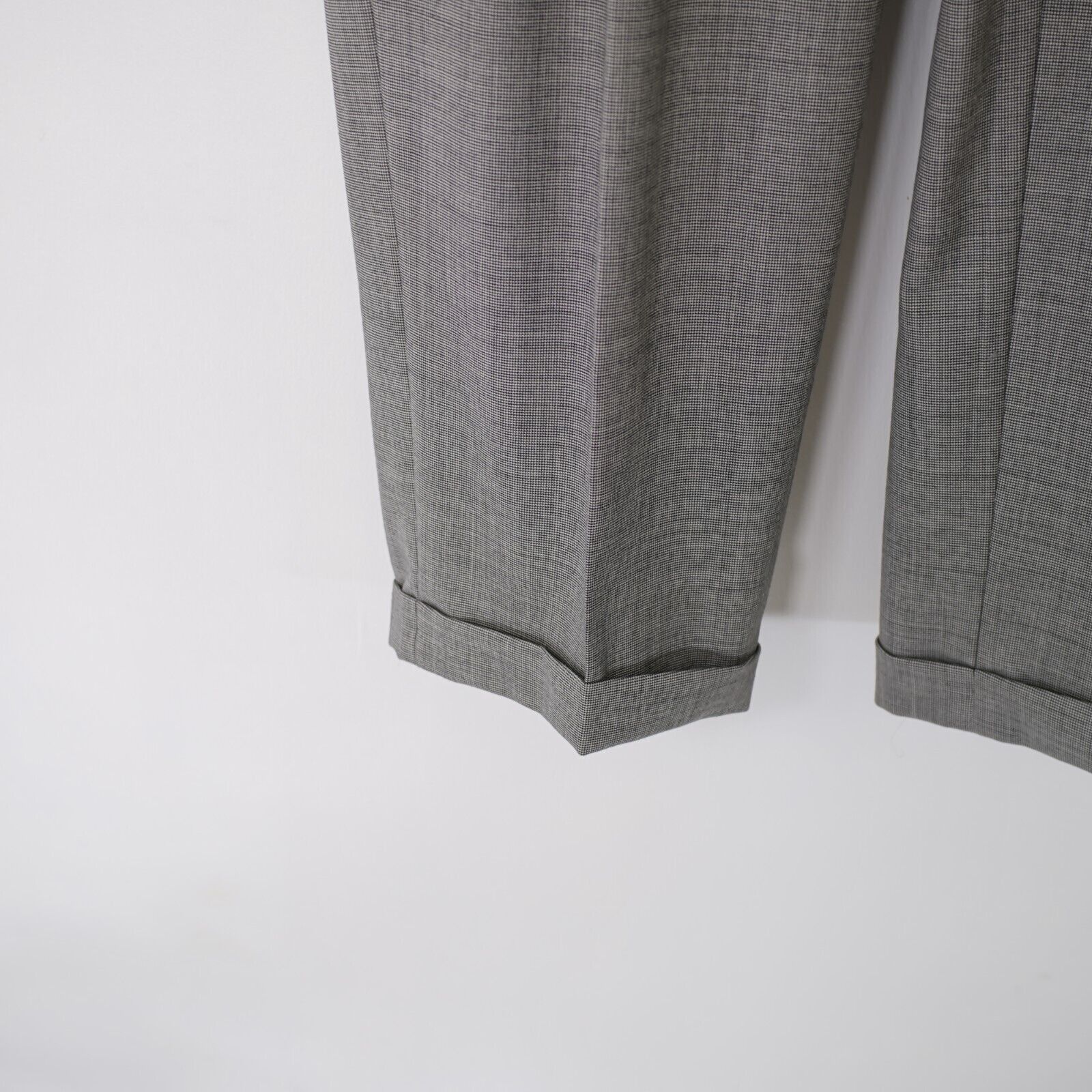Jos. A. Bank Jos A Bank Wool Gray Star Check 2 Piece Suit 46R 41/29 2 But Size 46R - 2 Thumbnail