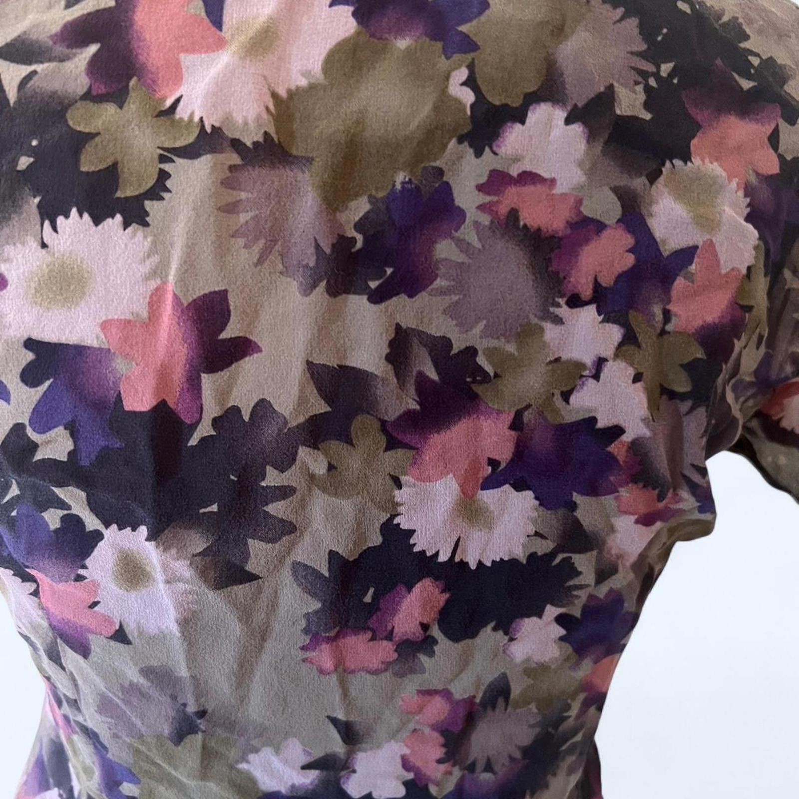 Urban Outfitters Kimchi Blue Urban Outfitters floral top Size S / US 4 / IT 40 - 7 Thumbnail