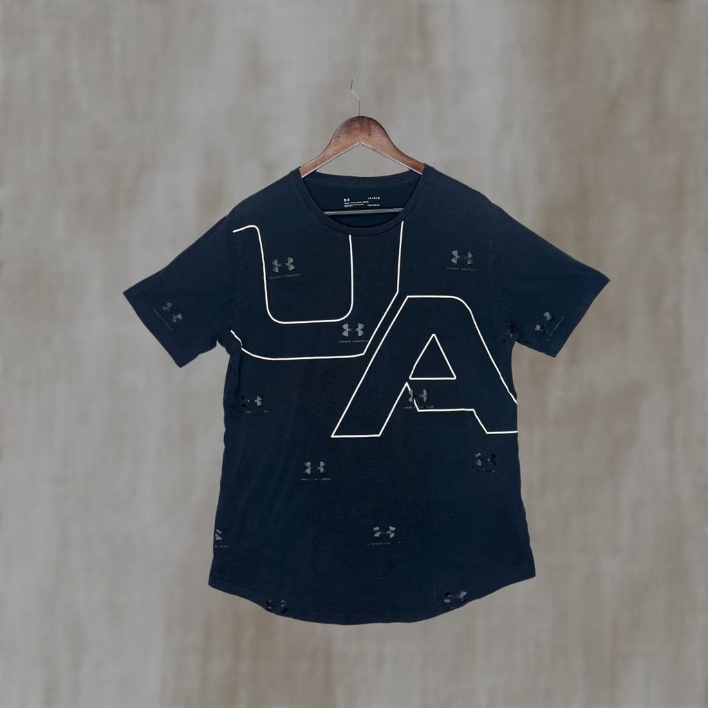 Under Armour Under Armour Graphic T Shirt Mens Large Loose HeatGear Black Crew Neck Short Sleeve Logo Pattern Size US L / EU 52-54 / 3 - 1 Thumbnail