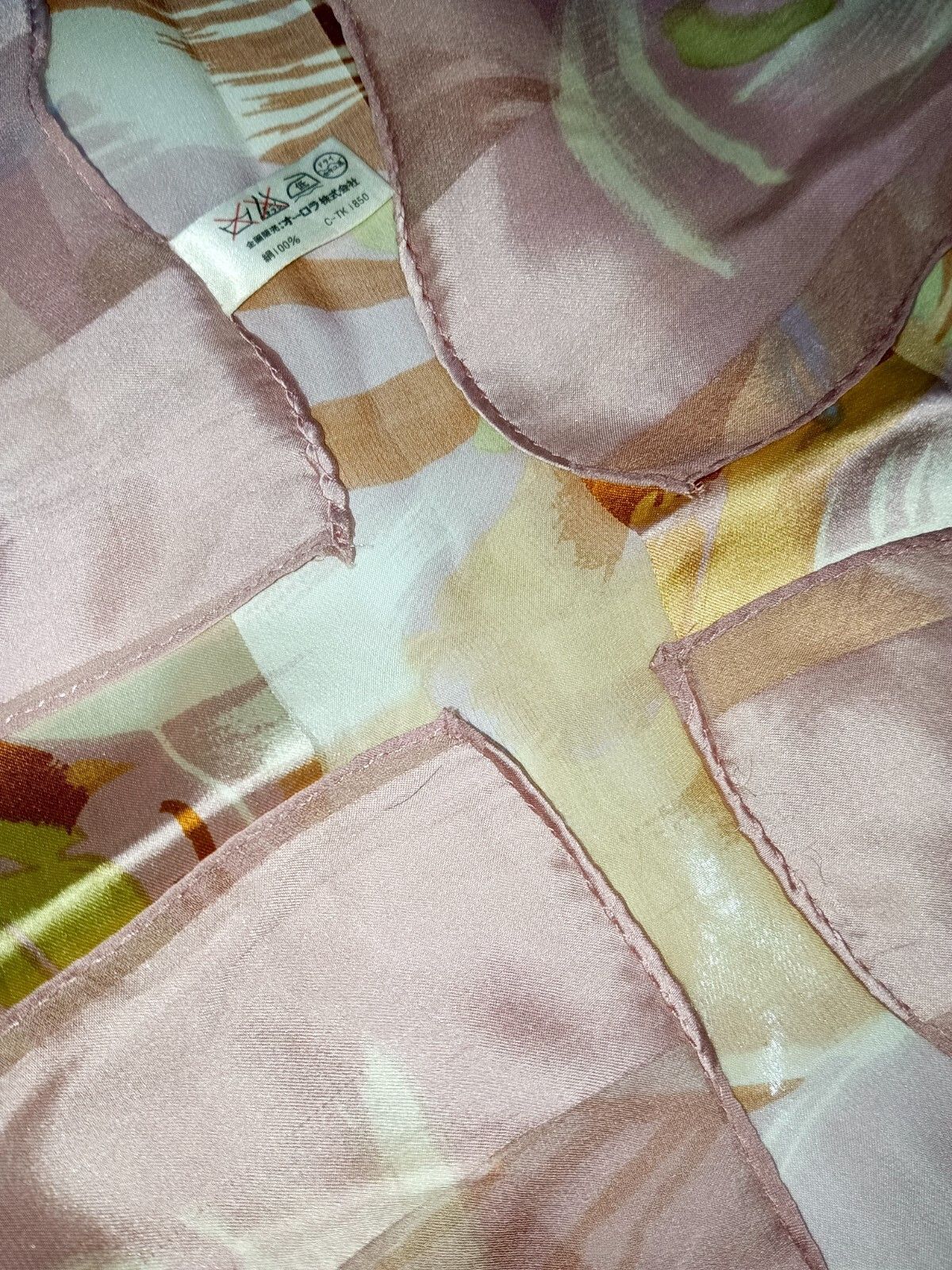 Pierre Balmain PIERRE BALMAIN PARIS Flowers Pink Gold Vintage Silk Scarf Size ONE SIZE - 15 Thumbnail