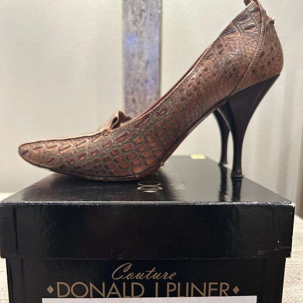 Donald Pliner Donald J Pliner Couture Alligator embossed Leather Pump Size US 9 / IT 39 - 2 Thumbnail