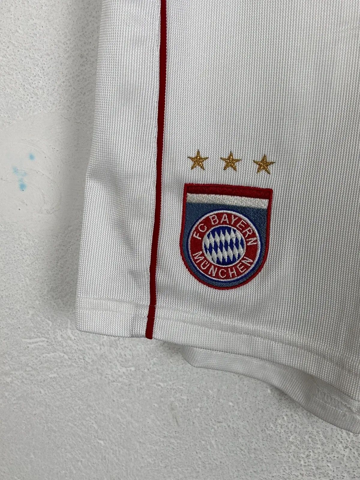Adidas 00s Vintage Adidas x FC Bayern Munchen 2005/06 Home Shorts Size US 28 / EU 44 - 2 Thumbnail