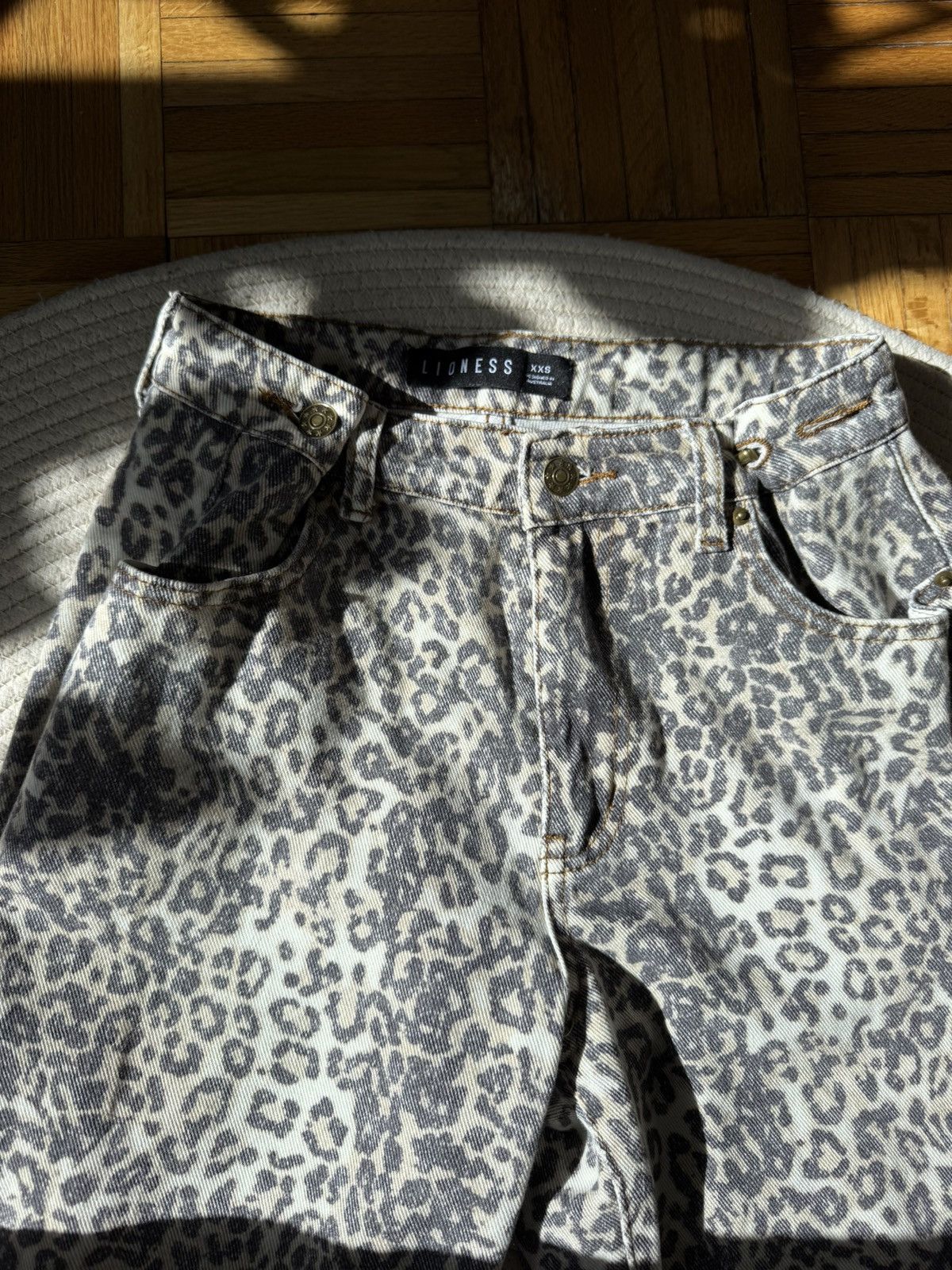 Lioness Lioness Leopard Jeans 2 ways to wear Size XXS Size 24" / US 00 / IT 34 - 3 Thumbnail