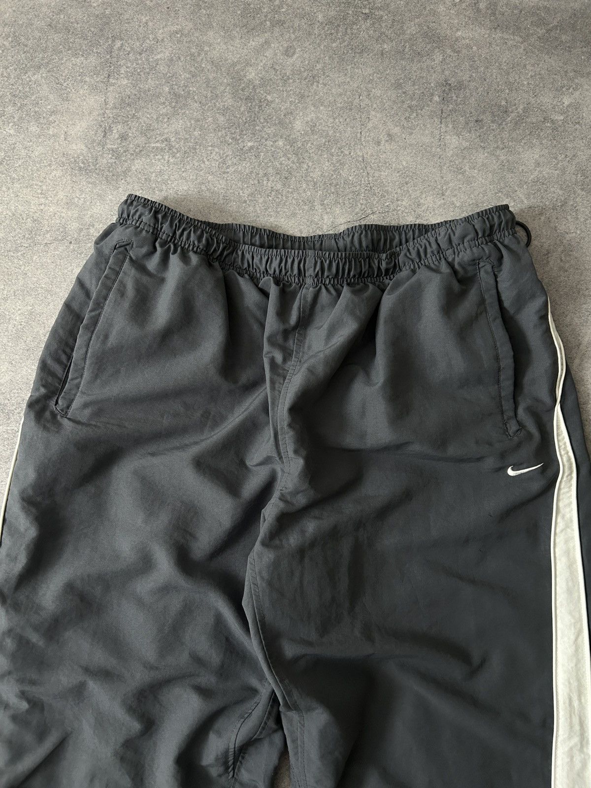 Nike Vintage Nike double swoosh nylons track pants mens Size US 34 / EU 50 - 5 Thumbnail