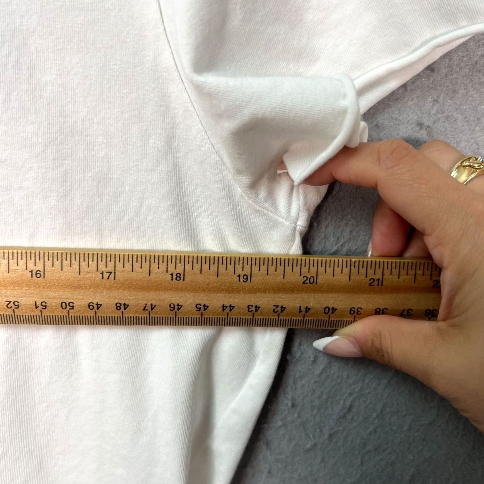 Zara Zara T-Shirt XL White Crewneck Lightweight Casual Basic Tee Raw Hem Womens Size Size XL / US 12-14 / IT 48-50 - 4 Thumbnail